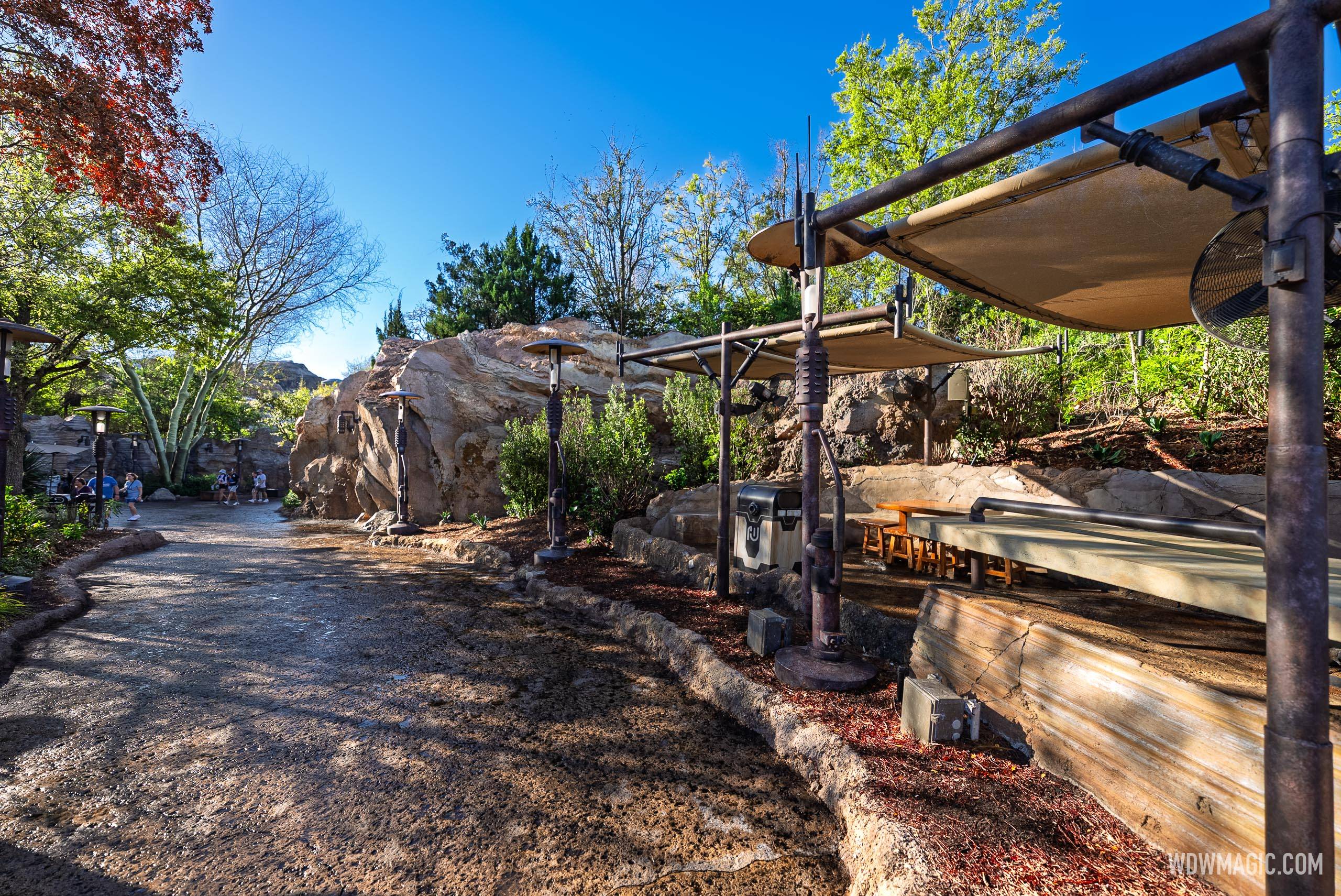 Shaded Seating Area Complete Between Galaxy's Edge and Toy Story Land