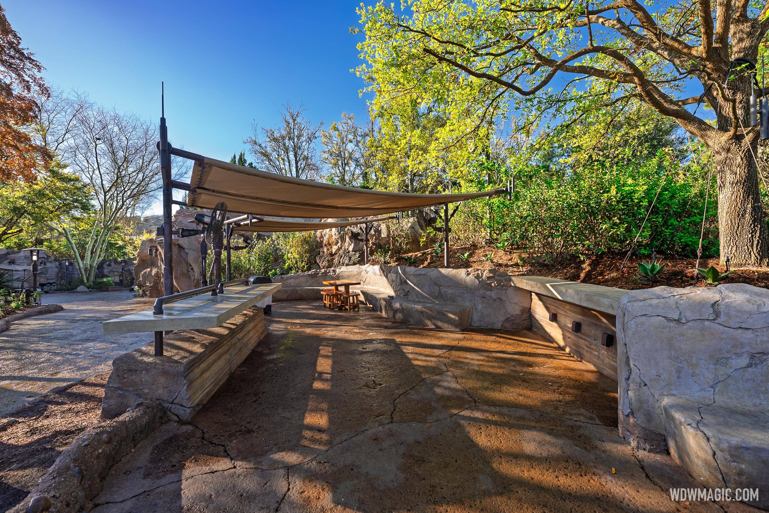 Shaded Seating Area Complete Between Galaxy's Edge and Toy Story Land