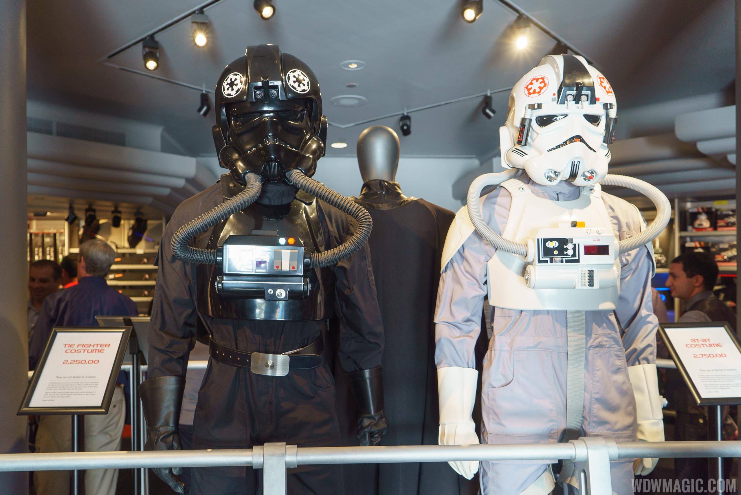 Star Wars Launch Bay - Launch Bay Cargo costumes for sale