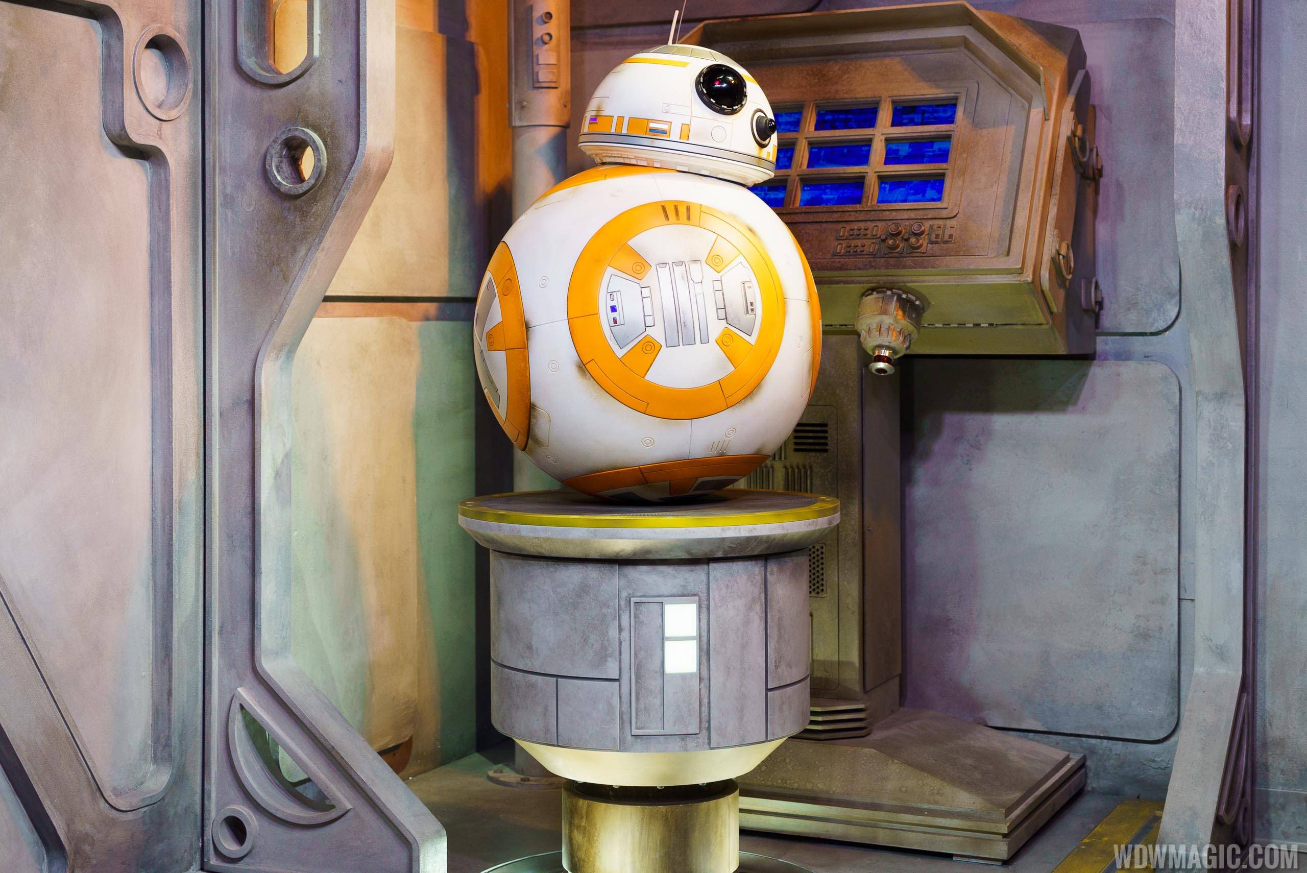 PHOTOS - BB-8 meet and greet now open at Disney's Hollywood Studios