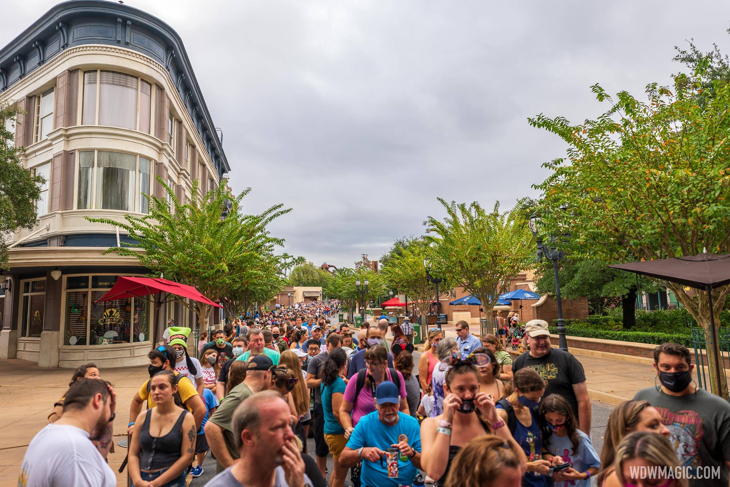 Looking back along the Star Wars Rise of the Resistance standby queue at 8:40am