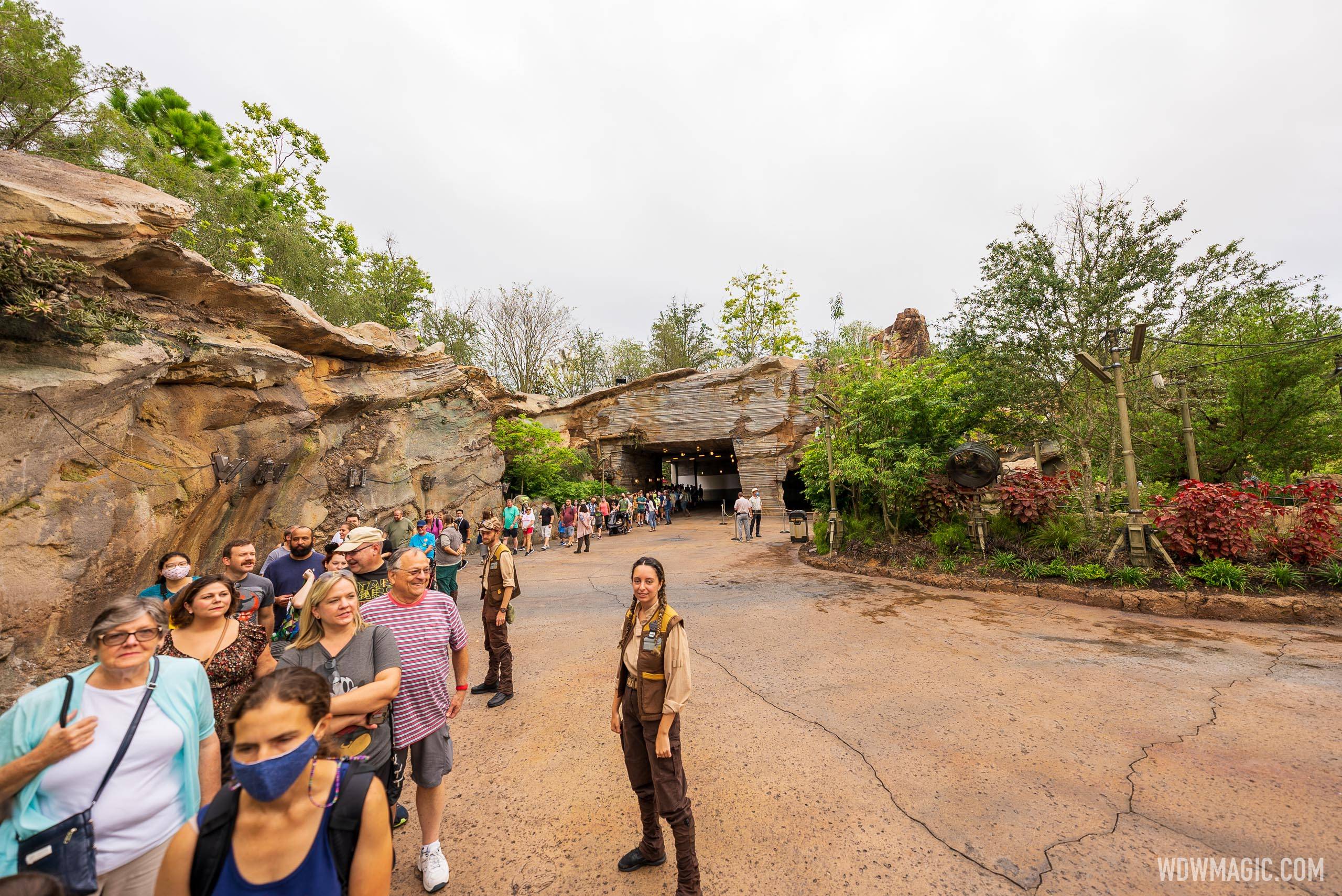 Star Wars Rise of the Resistance first day of standby queue operation