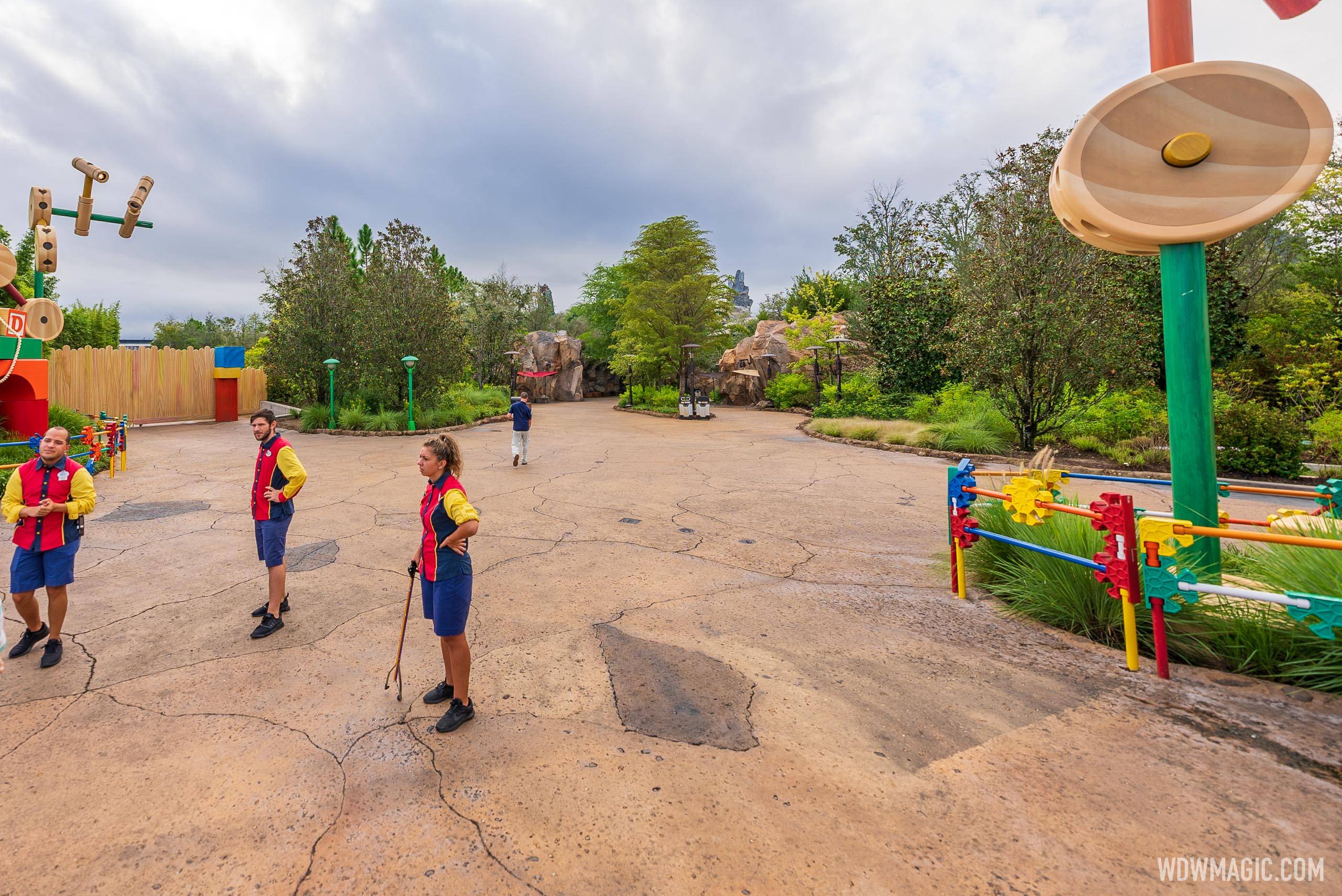 Access to Galaxy's Edge via Toy Story Land is blocked