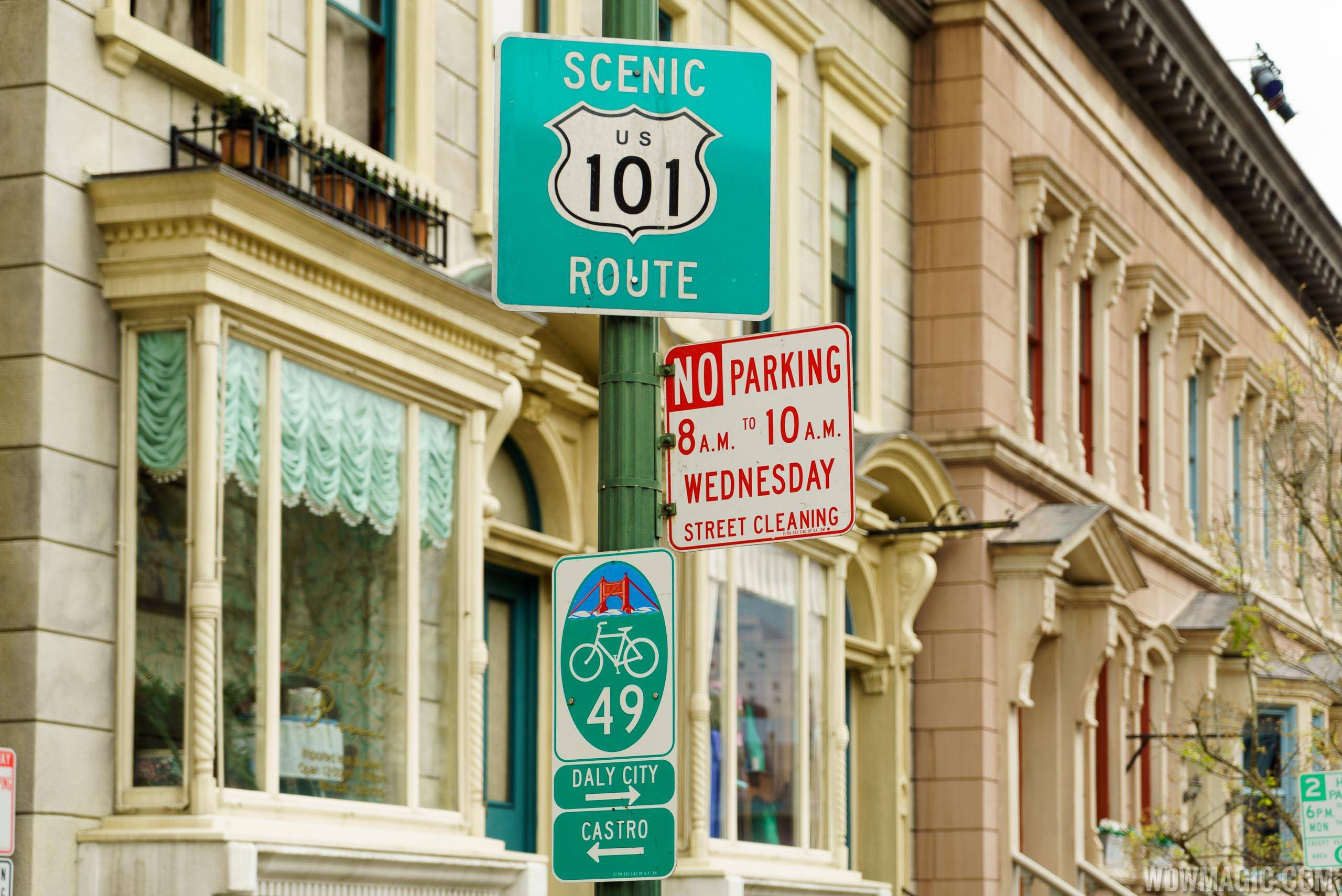 Streets of America facades - San Fransisco signs