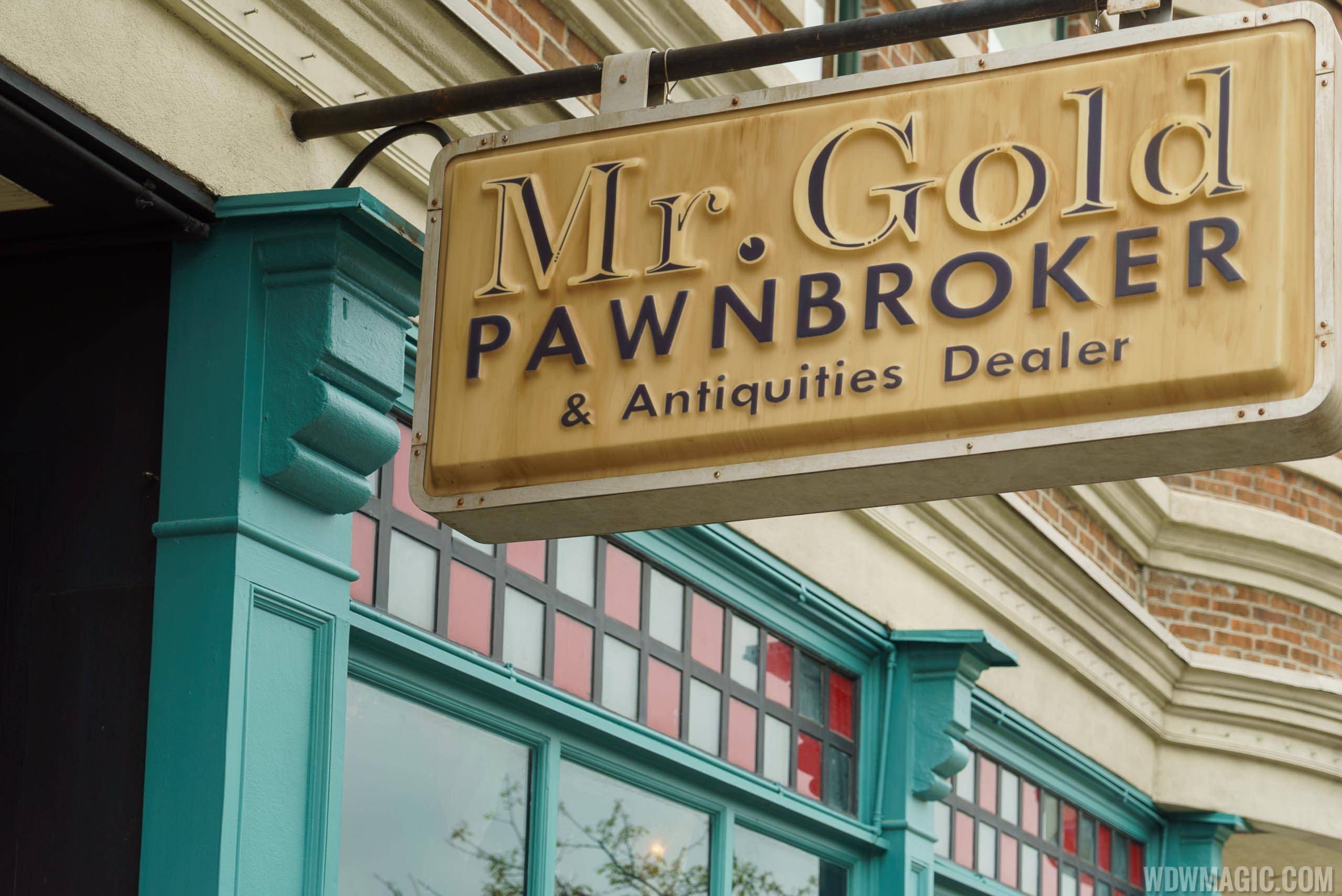 Streets of America facades - New York Mr Gold Pawnbroker