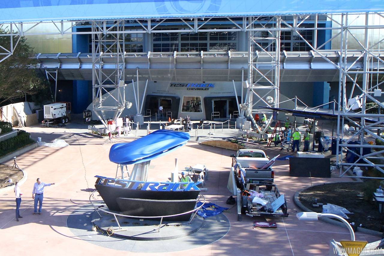 PHOTOS - Test Track's new entry marquee now in position