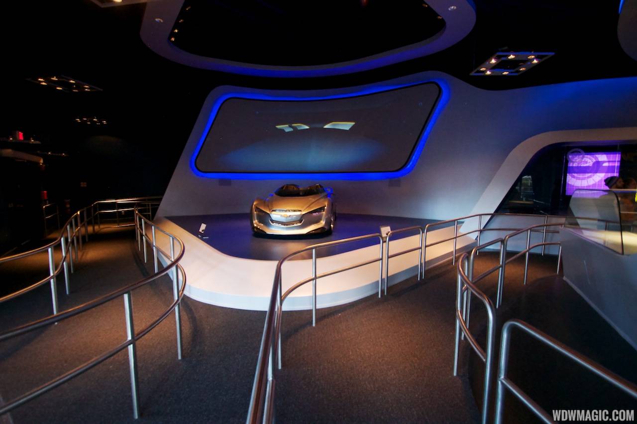 New 2012 Test Track - Entrance to queue - standby to the right, FASTPASS to the left
