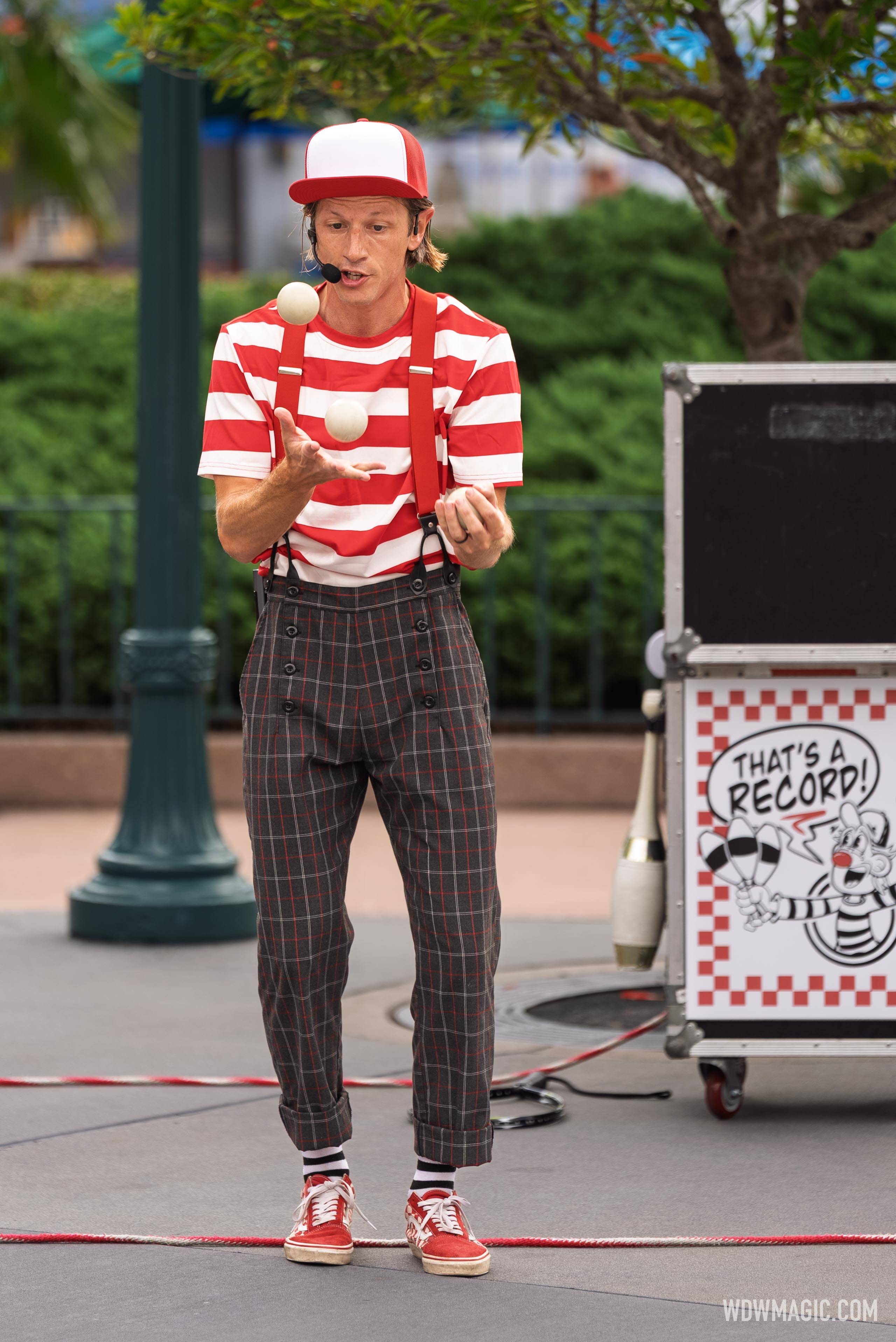 That's a Record Juggling Show