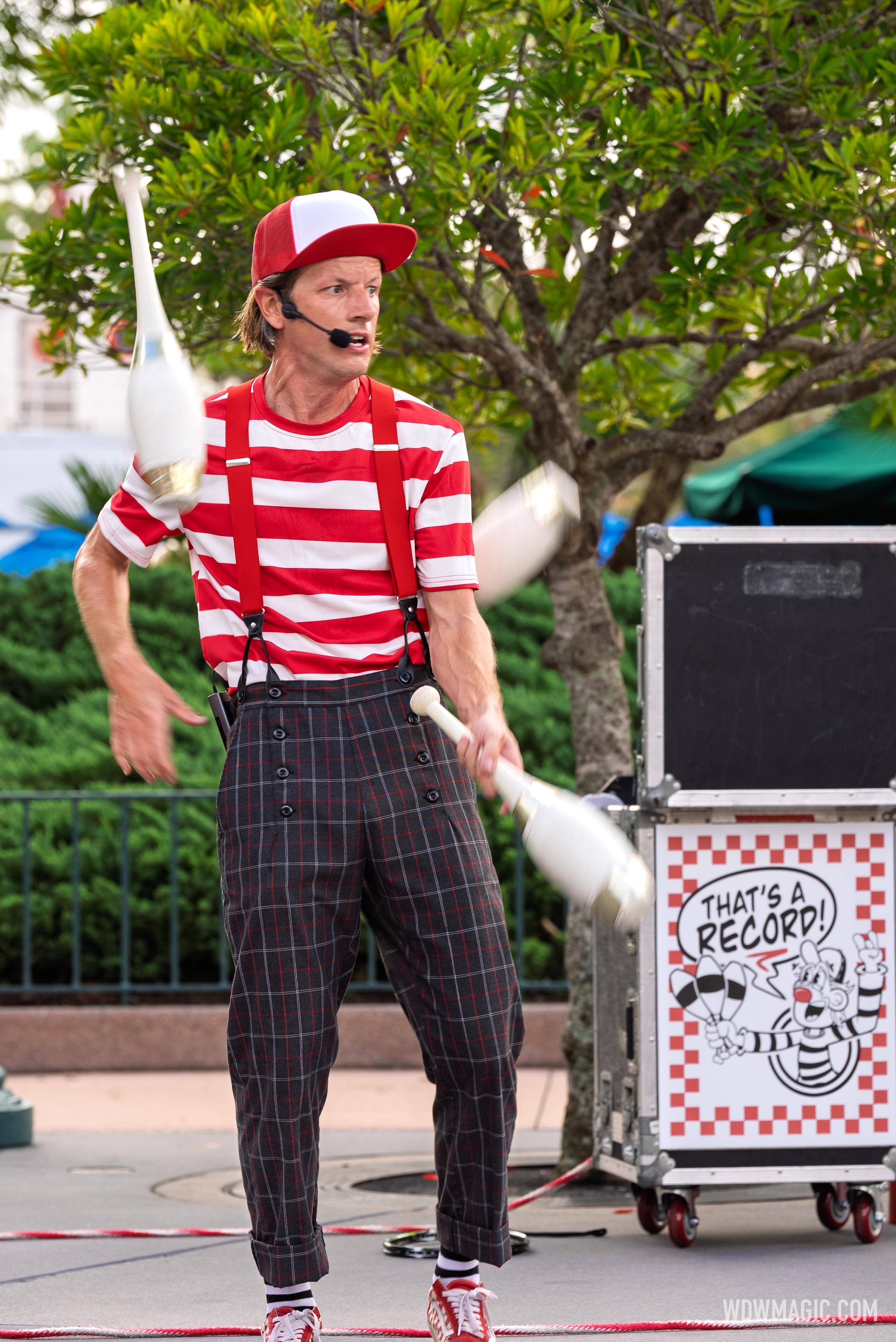 That's a Record Juggling Show