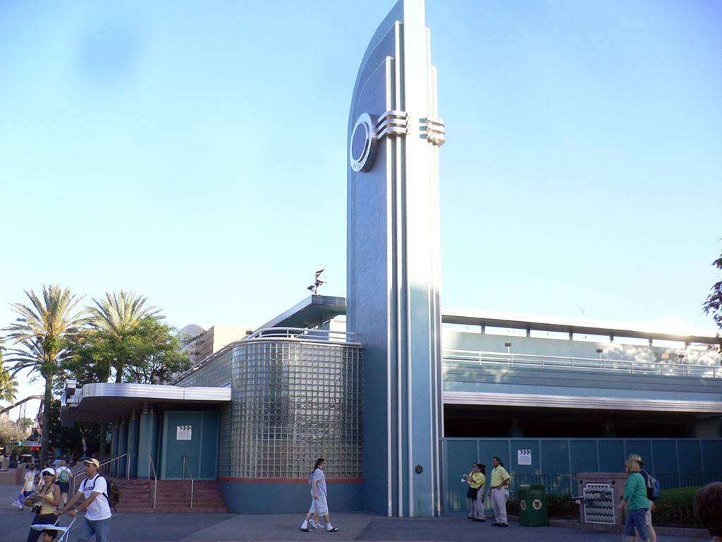 Latest exterior construction photos of American idol