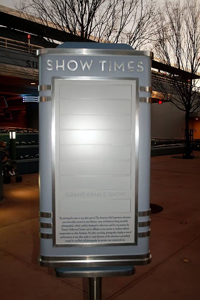 American Idol show time sign installed