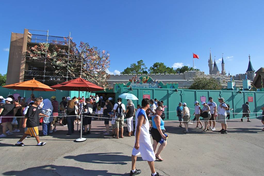 Even more construction walls added to The Many Adventures of Winnie the Pooh as the queue area is now re-routed