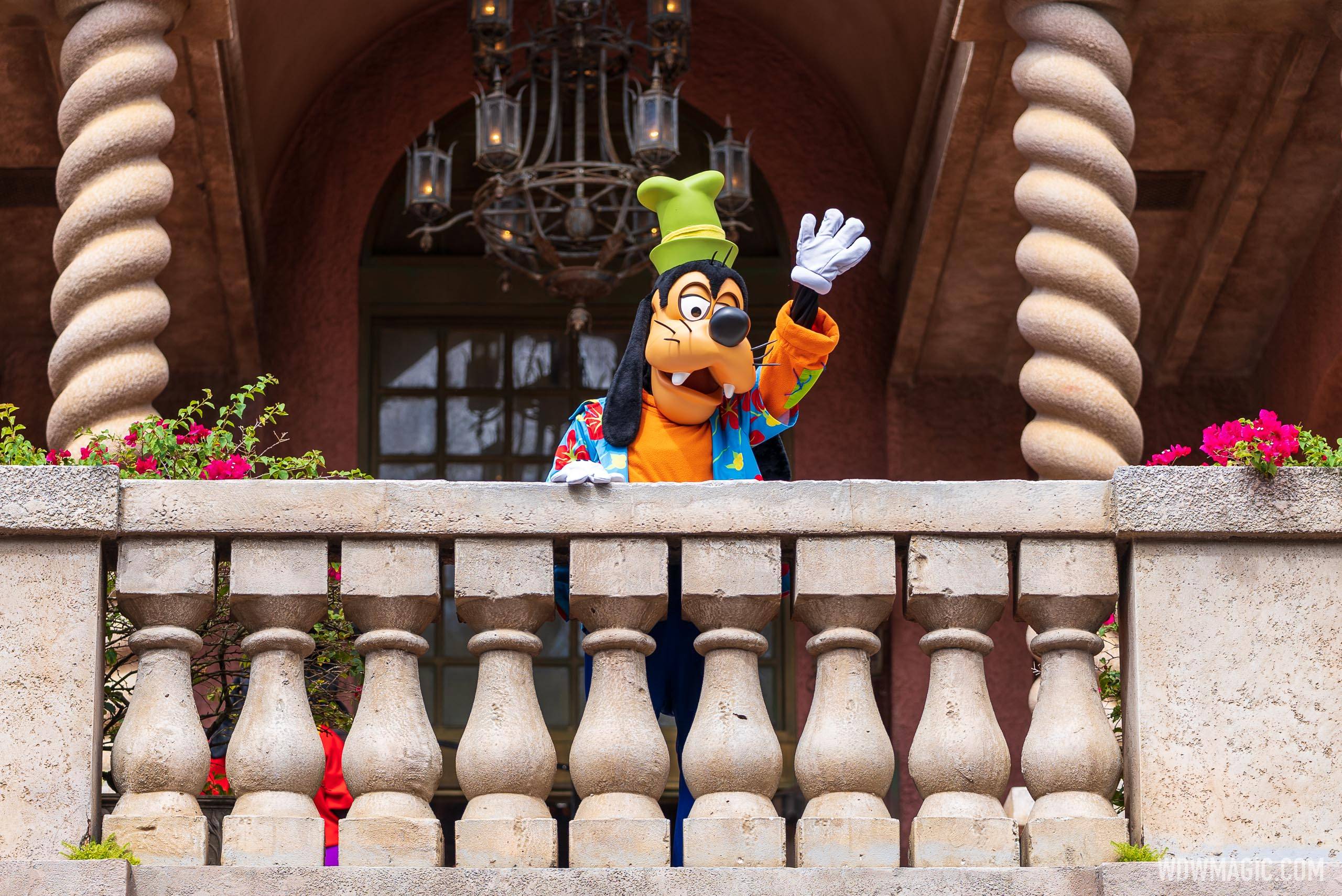 Goofy and Max at The Hollywood Tower Hotel