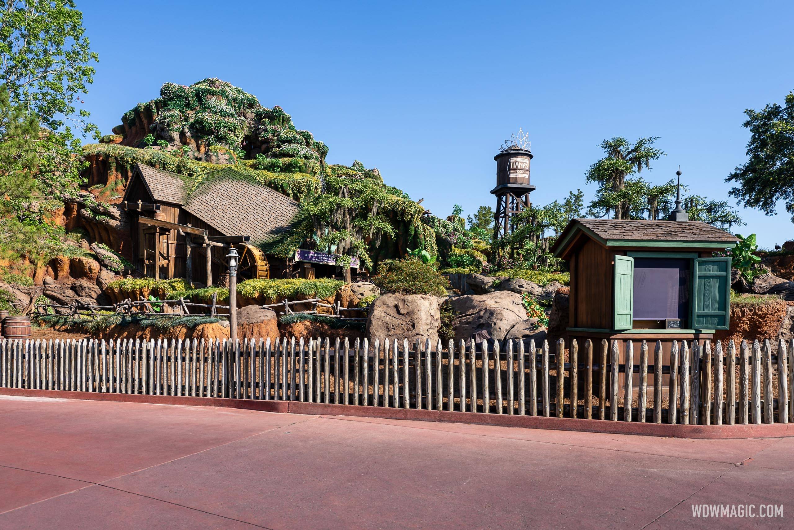 Tiana's Bayou Adventure Exterior and Queue