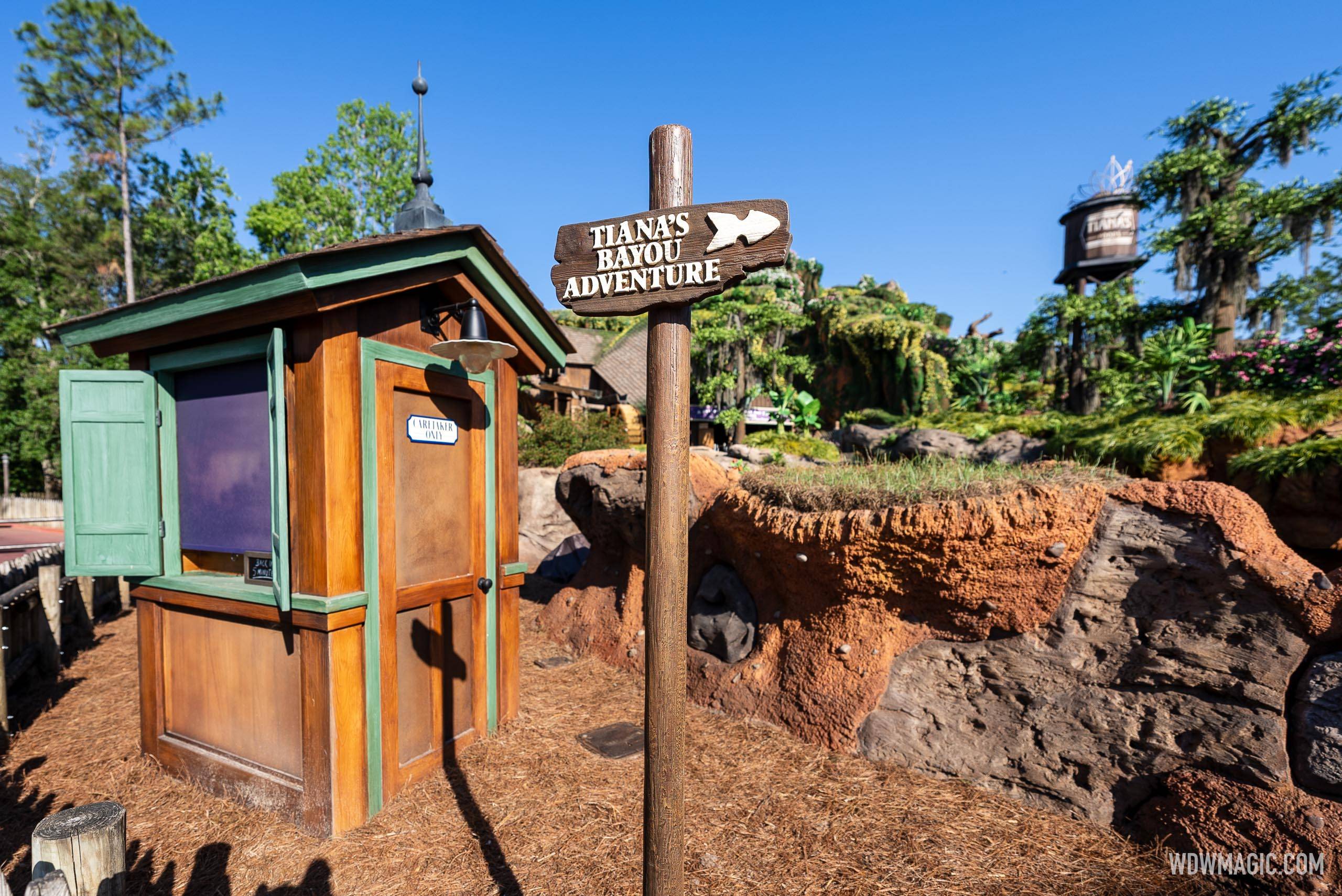 Tiana's Bayou Adventure Exterior and Queue