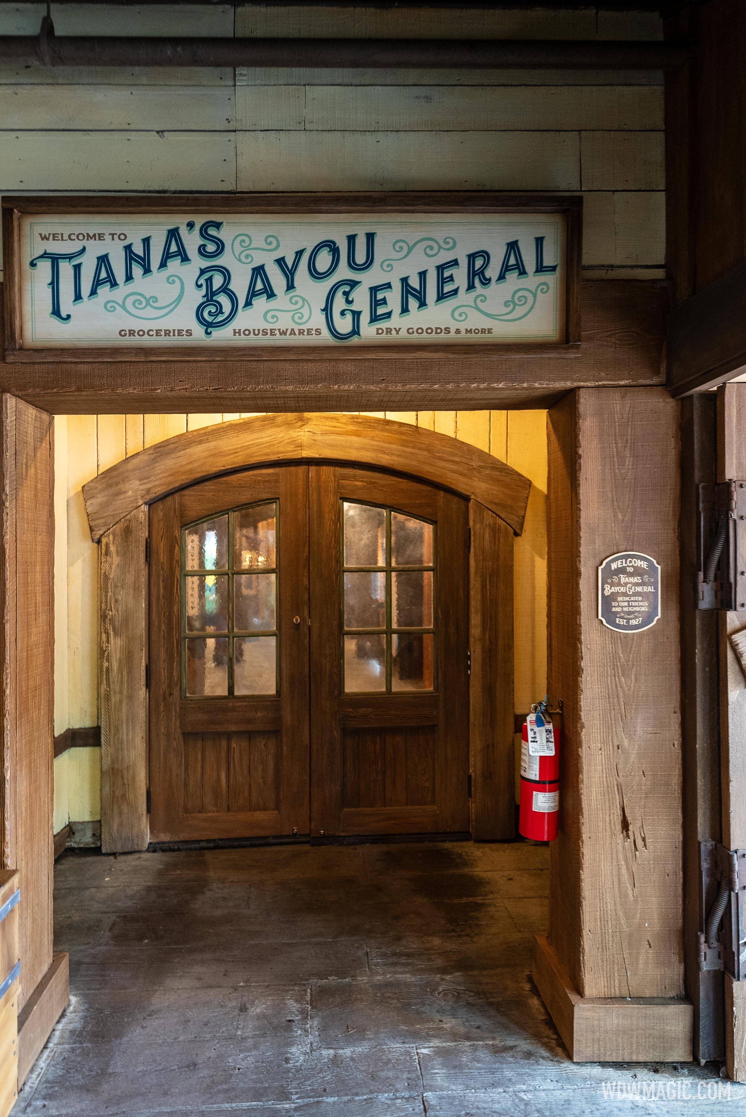 Tiana's Bayou Adventure Exterior and Queue