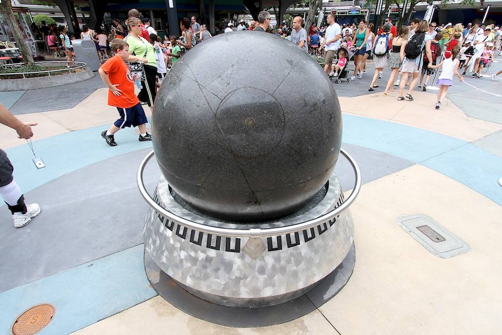 PHOTOS - Granite globe returns to Tomorrowland
