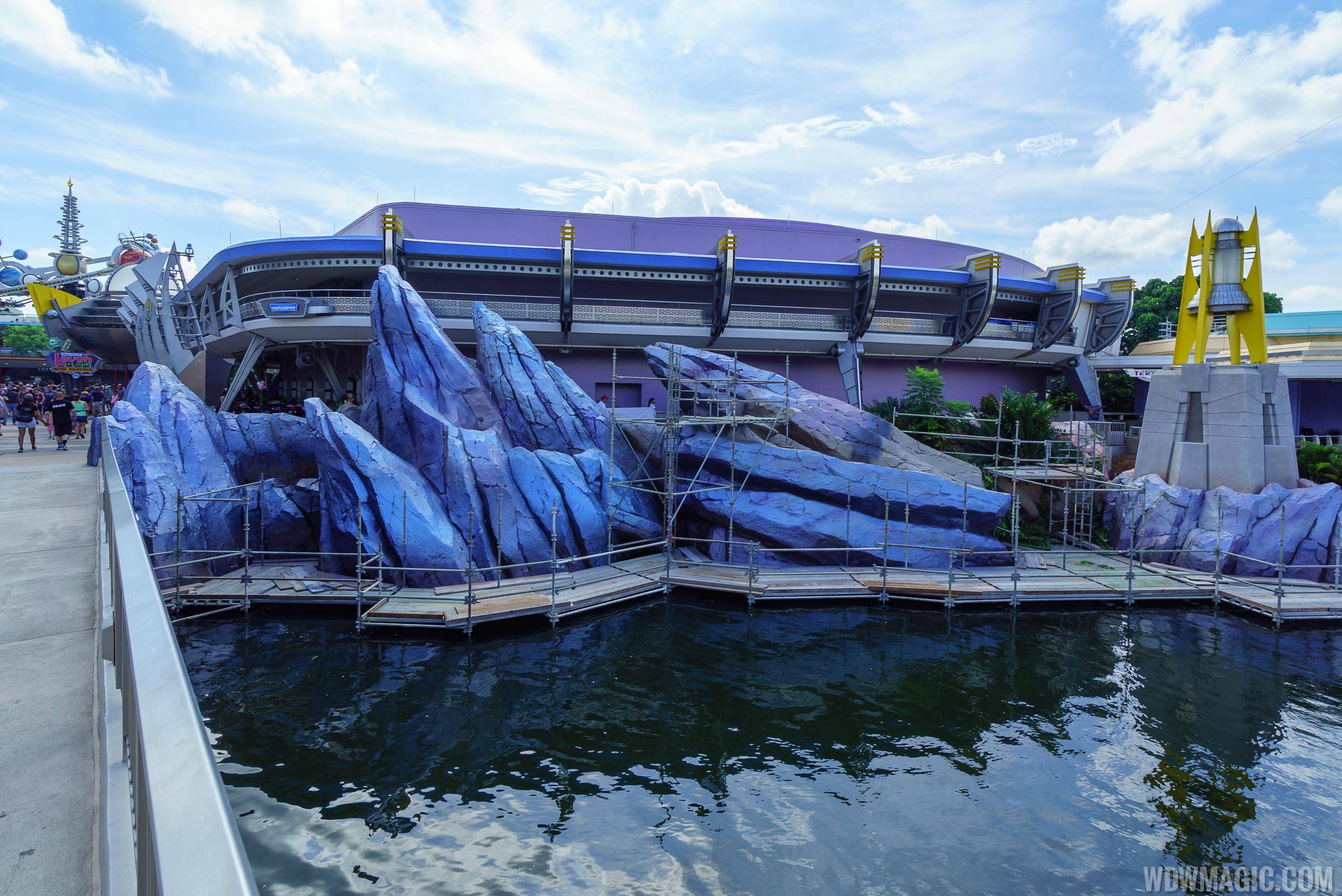 New Tomorrowland rock color scheme