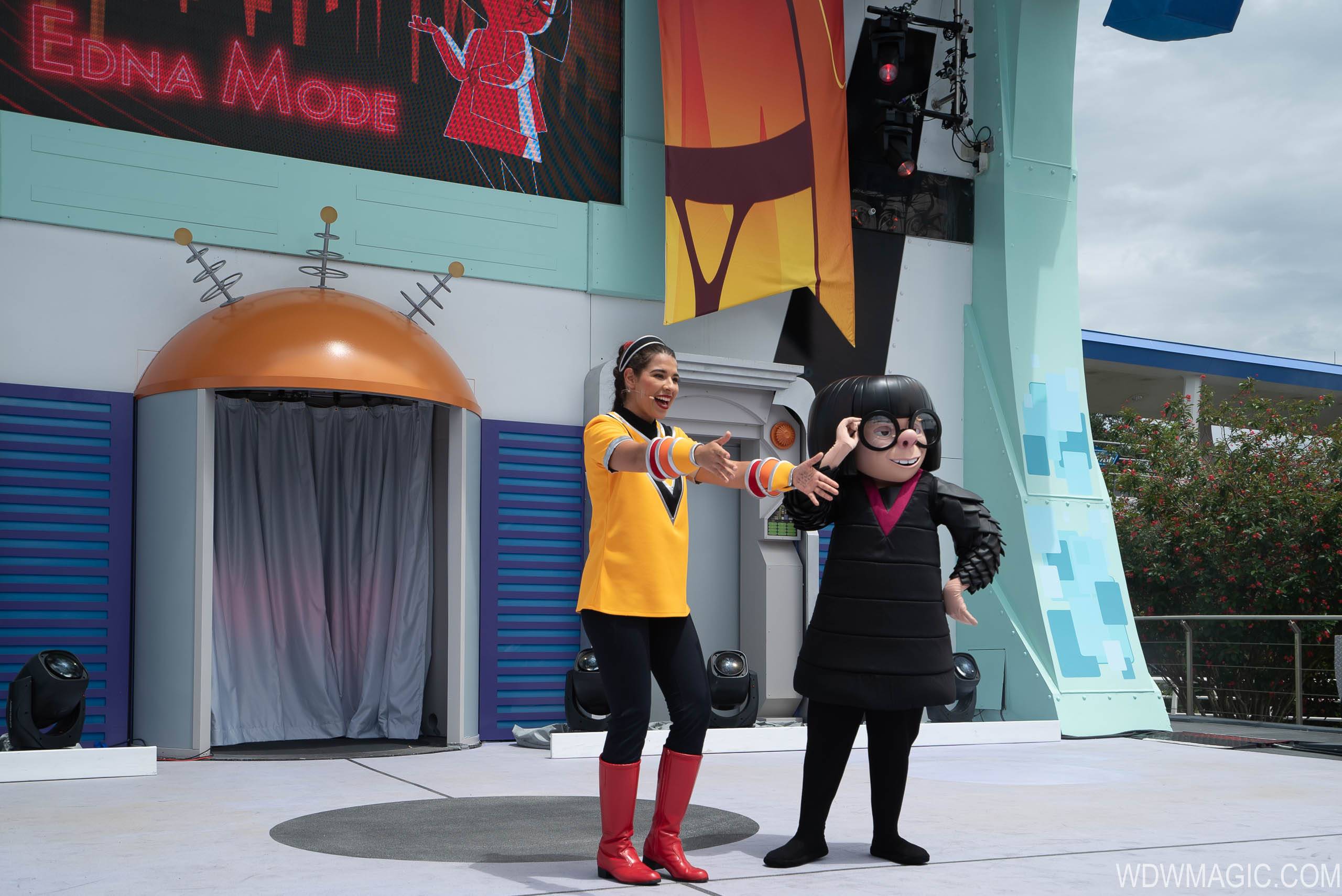VIDEO - Edna Mode at the Incredible Tomorrowland Expo