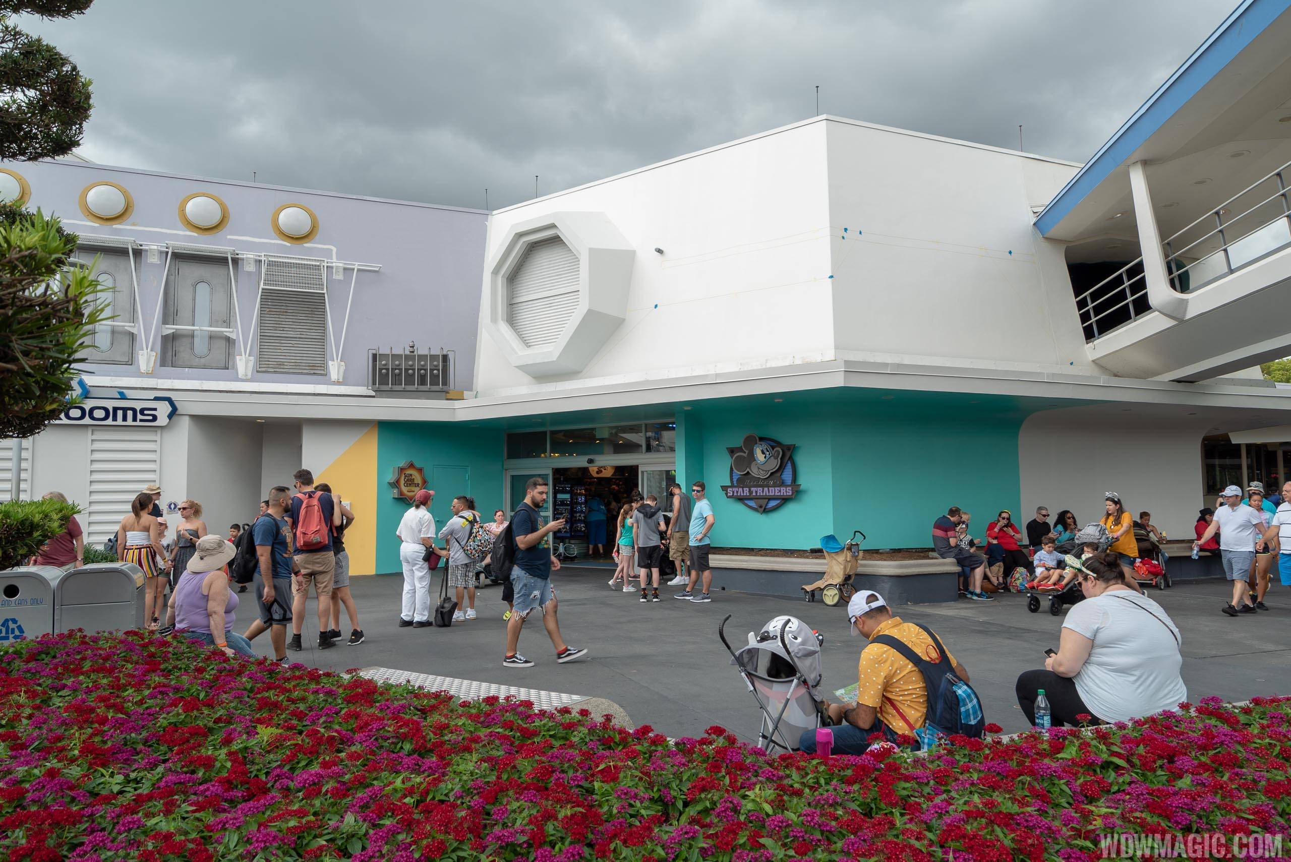 Tomorrowland paint changes around Mickey's Star Traders - April 2019