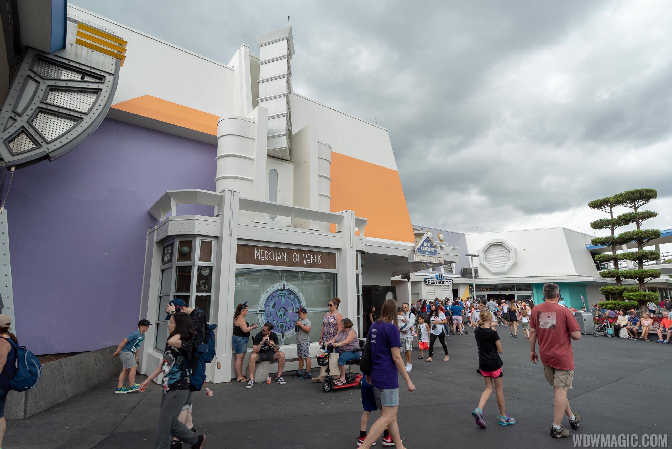 Tomorrowland paint changes around Mickey's Star Traders - April 2019