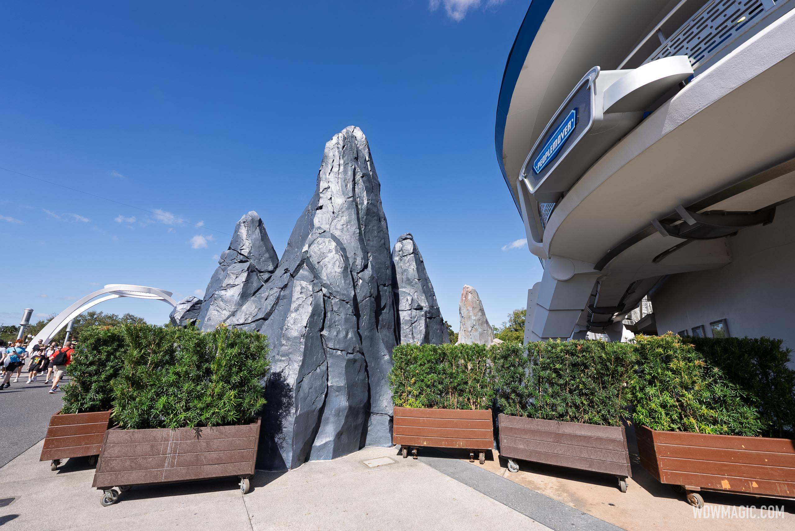  Tomorrowland rock repainting - February 23, 2026