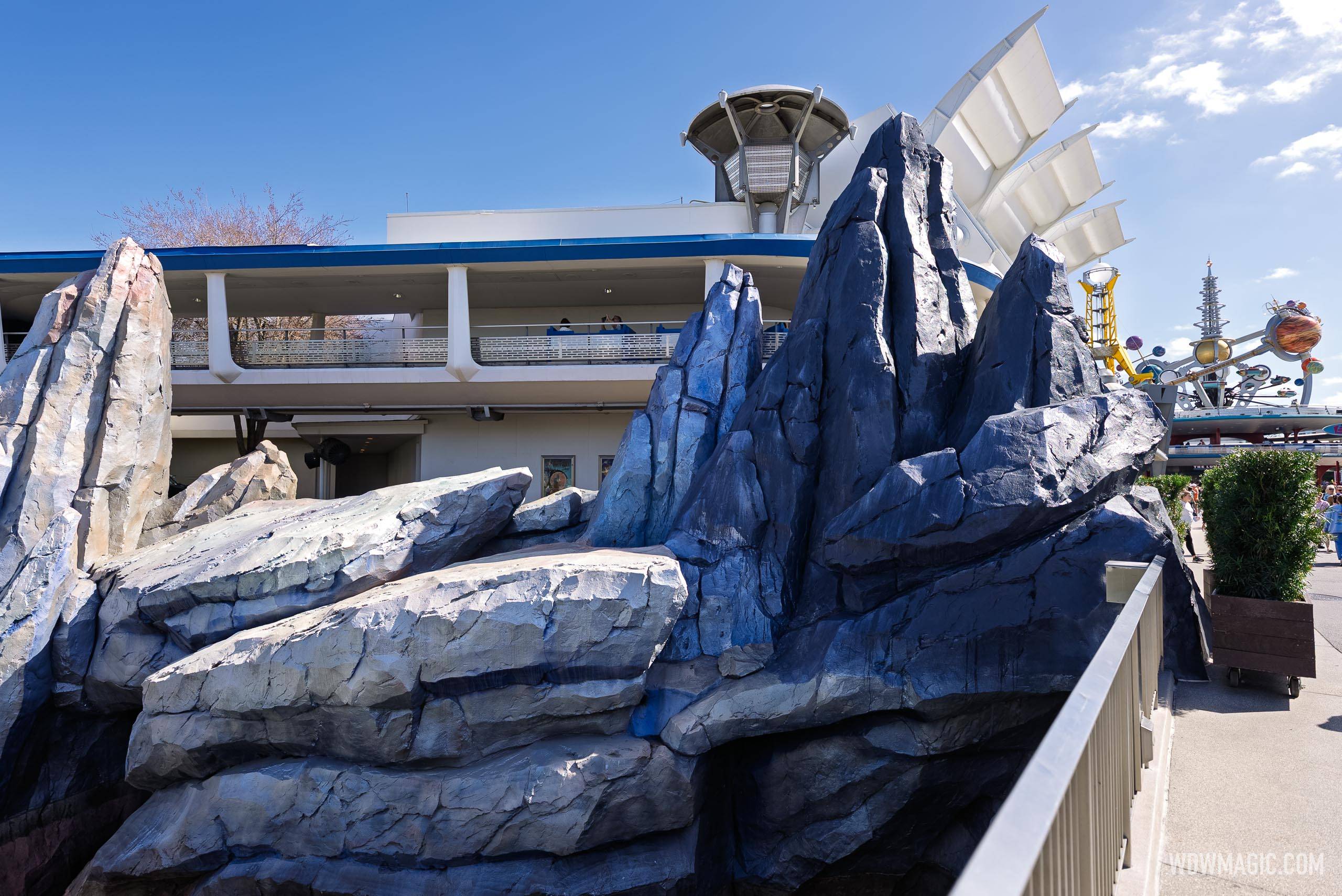  Tomorrowland rock repainting - February 23, 2026