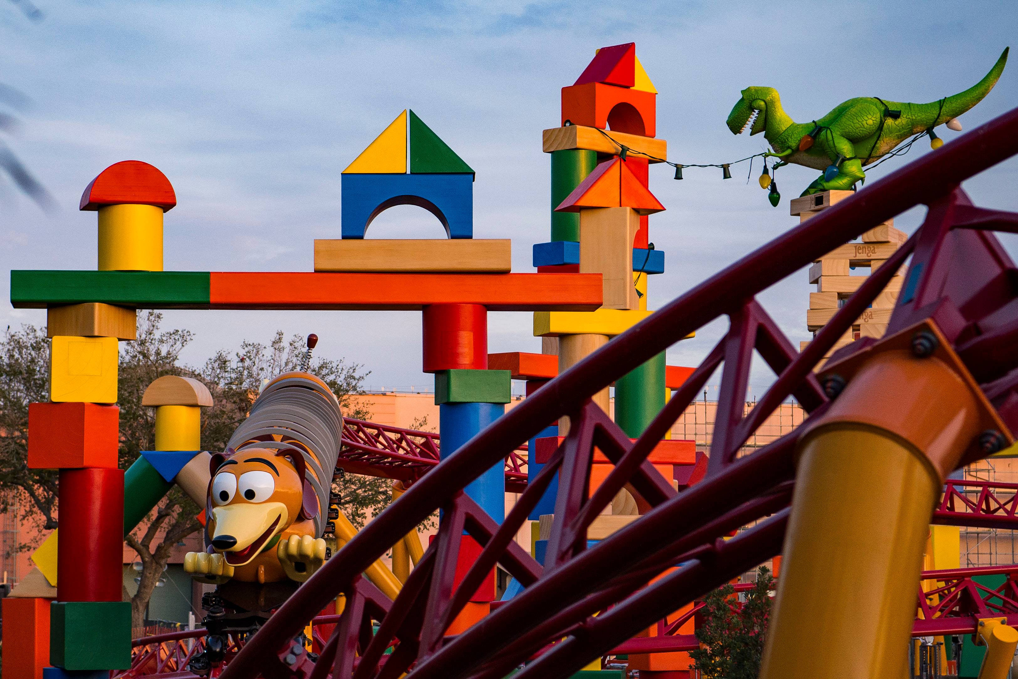 Ride duration timings for Slinky Dog Dash and Alien Swirling Saucers