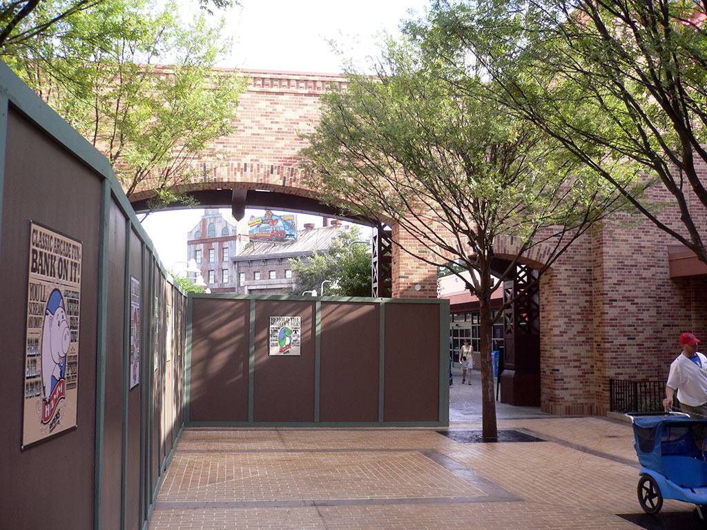 Pixar Place construction wall at Backlot Tour end now opened