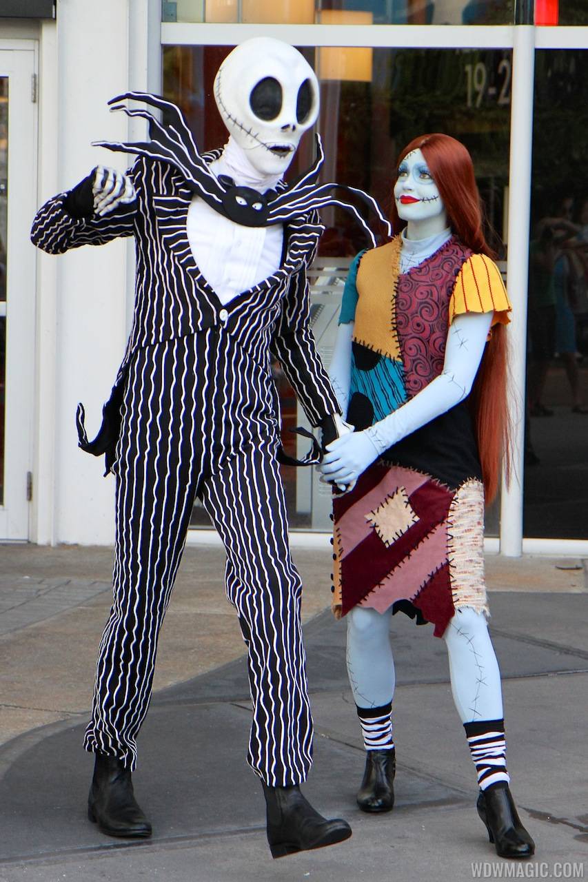 PHOTOS - Jack and Sally meet and greet at Downtown Disney