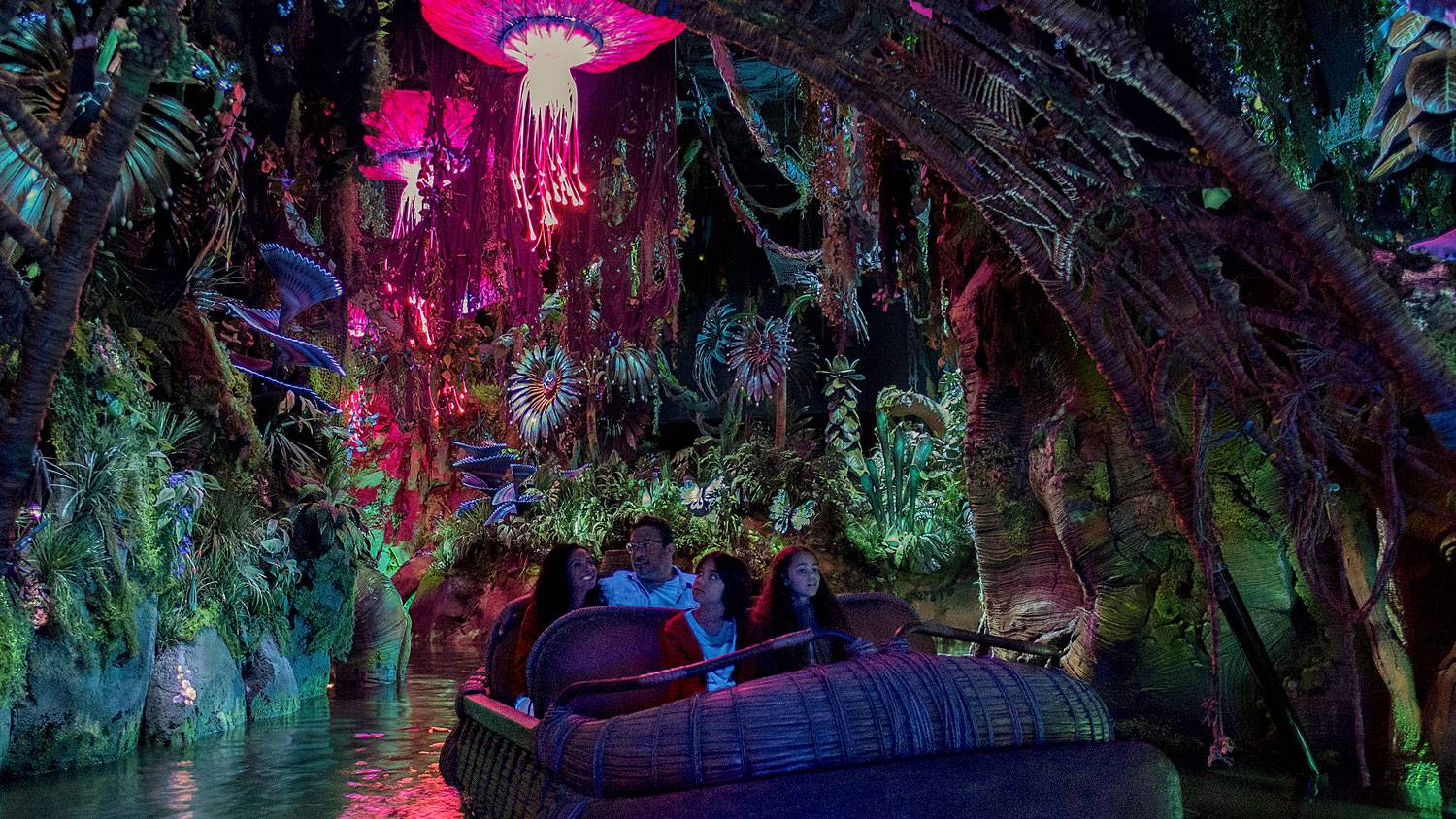 Annual Pass Previews of Pandora - The World of Avatar begin May 13