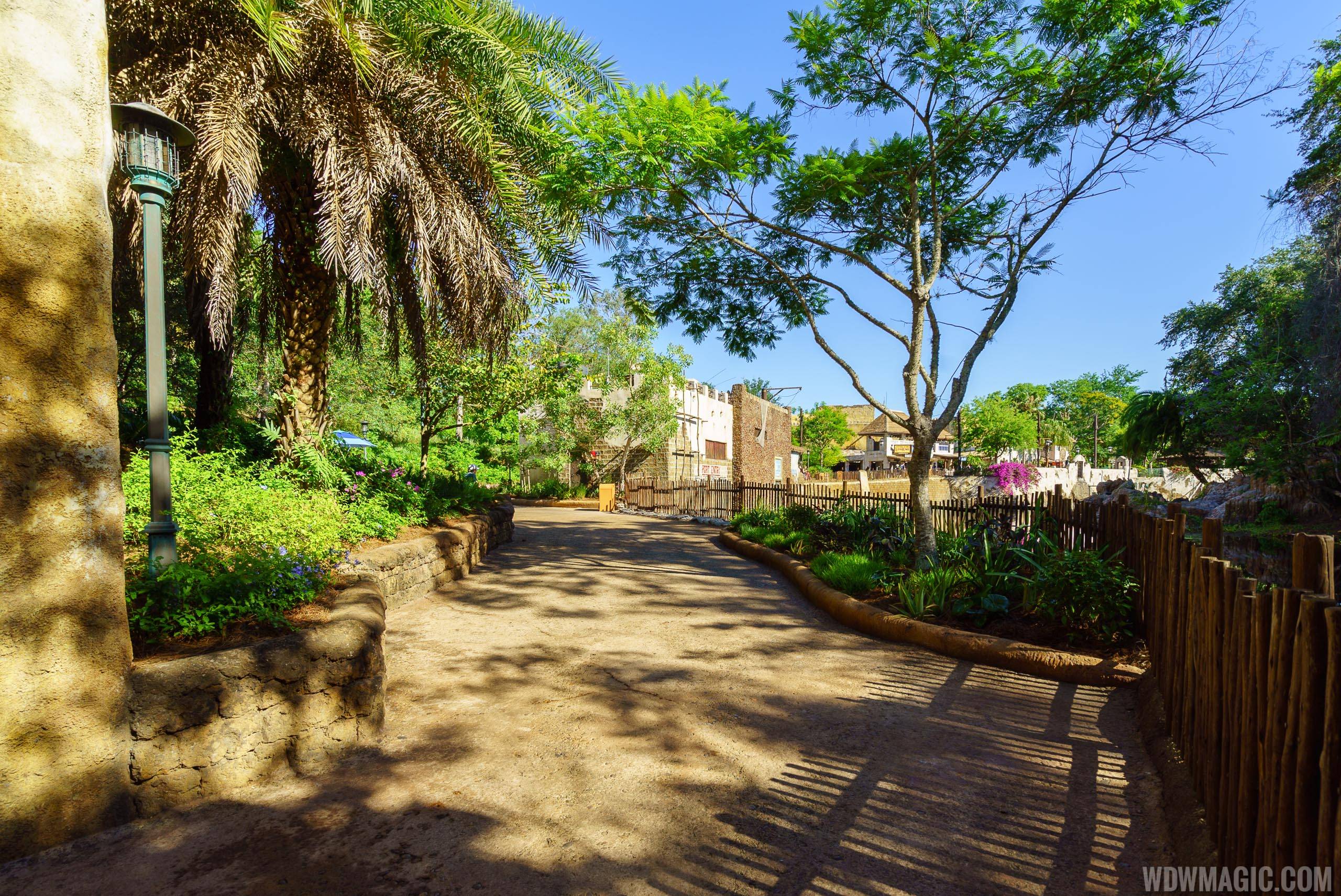Walkway from Pandora to Harambe