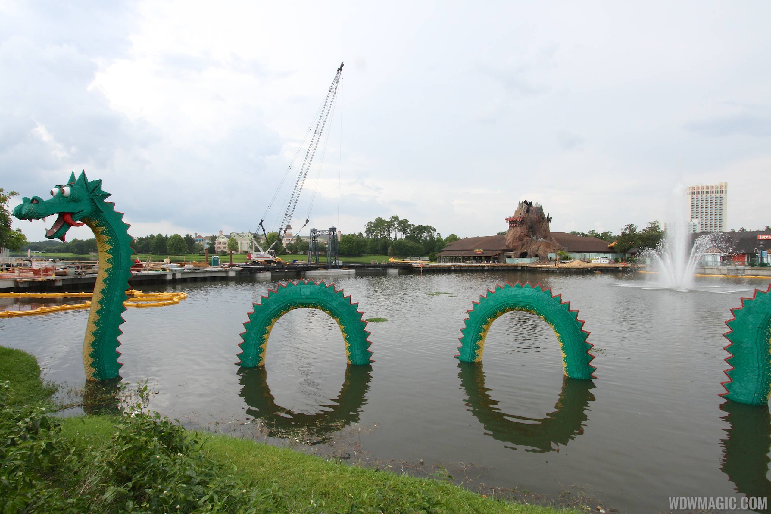 PHOTOS - New fountain and steel work goes up on Disney Springs Marketplace Causeway