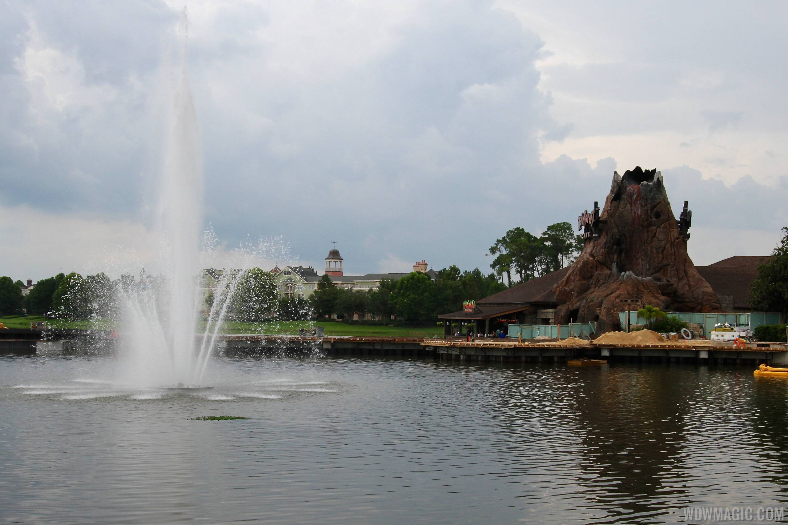 PHOTOS - New fountain and steel work goes up on Disney Springs Marketplace Causeway