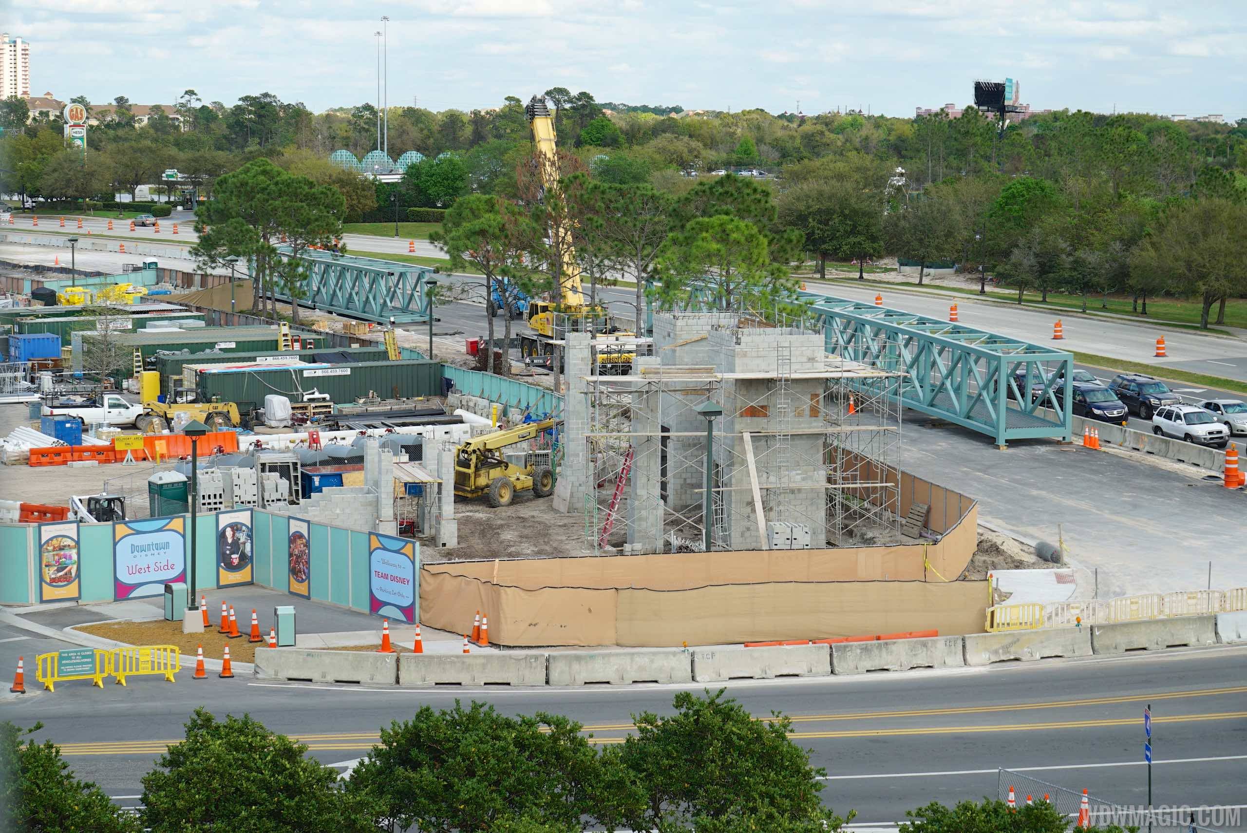 PHOTOS - Pedestrian Bridge for Buena Vista Drive arrives at the construction site