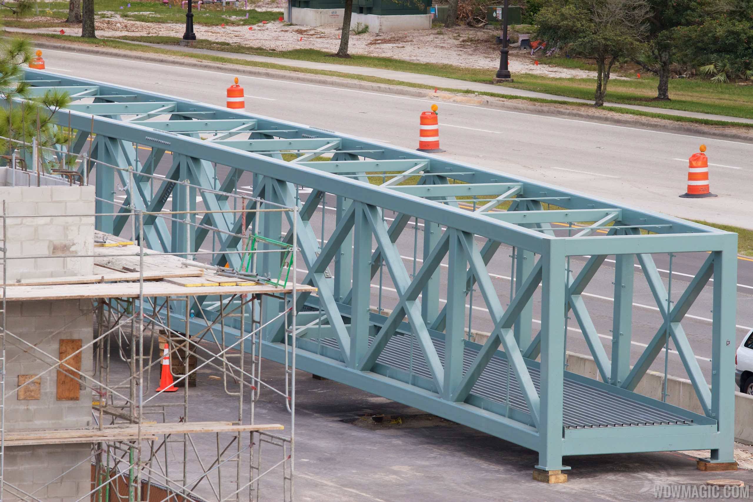 PHOTOS - Pedestrian Bridge for Buena Vista Drive arrives at the construction site