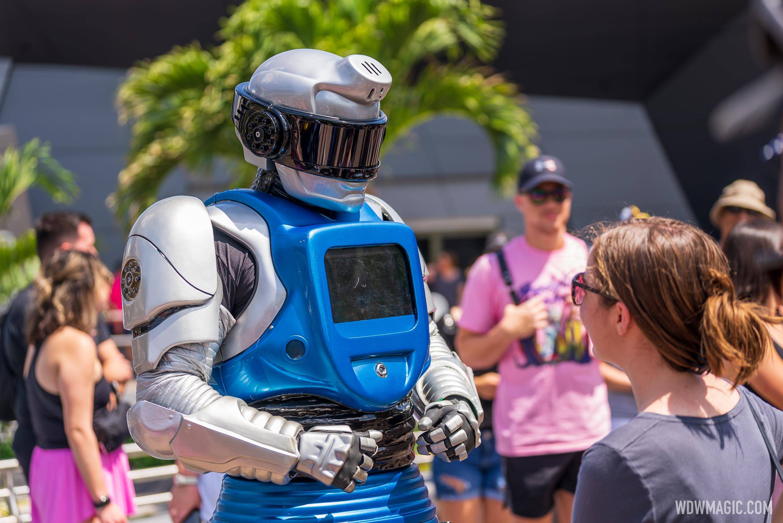 iCan Showbot at EPCOT World Discovery