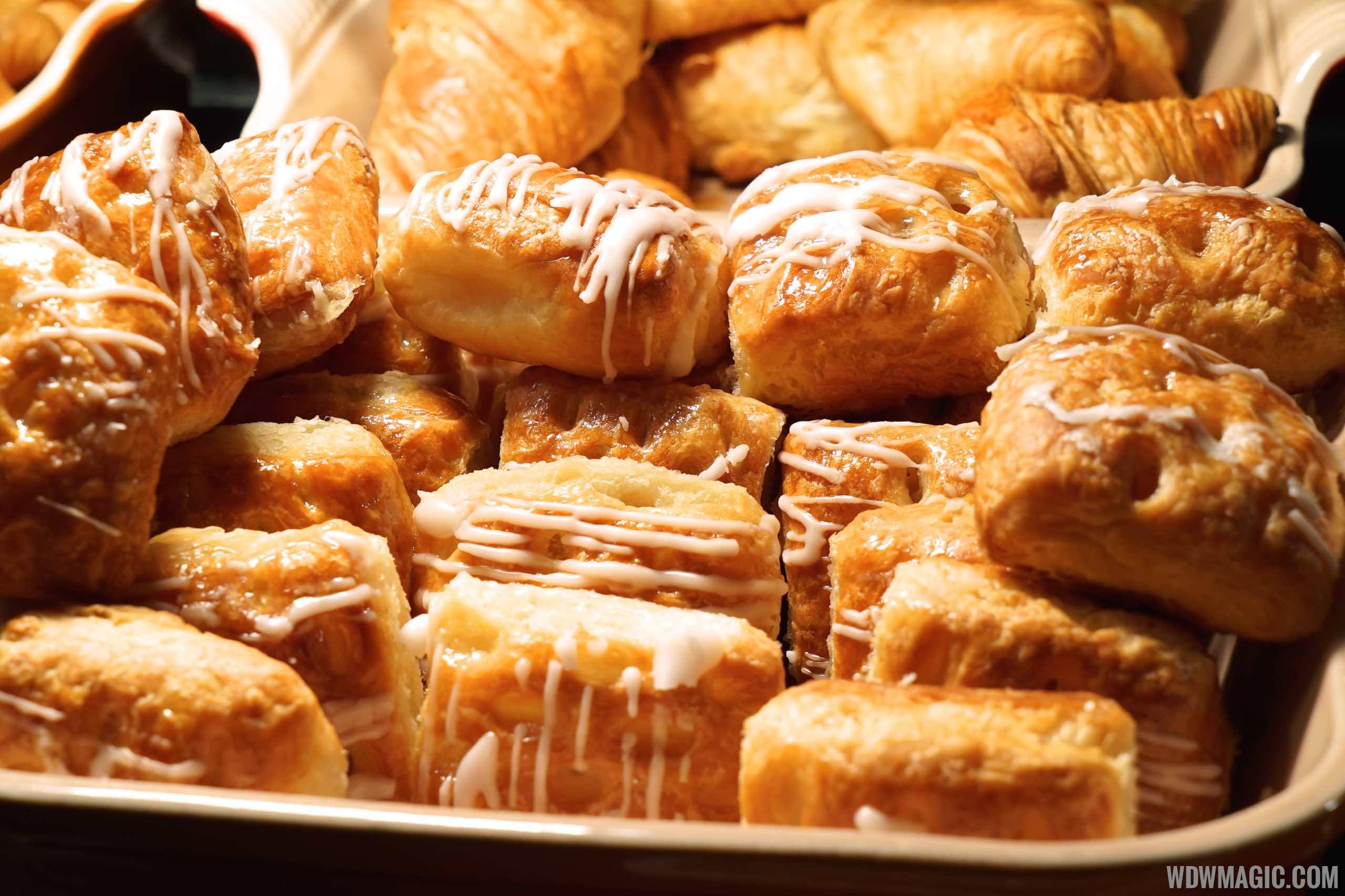Boma Breakfast - Apple Turnover Pastries