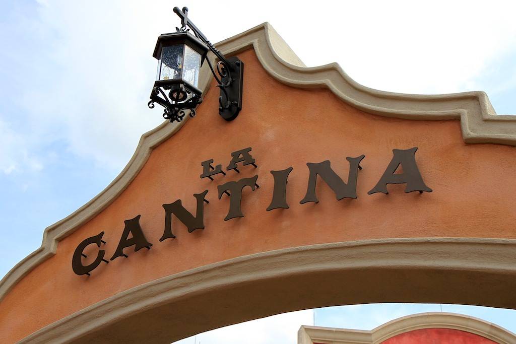 La Cantina signage