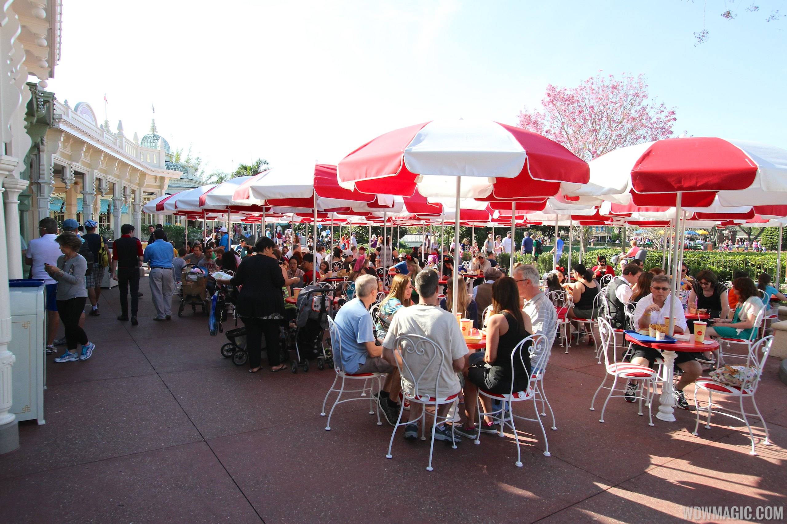 PHOTOS - Casey's Corner opens expanded outdoor seating area