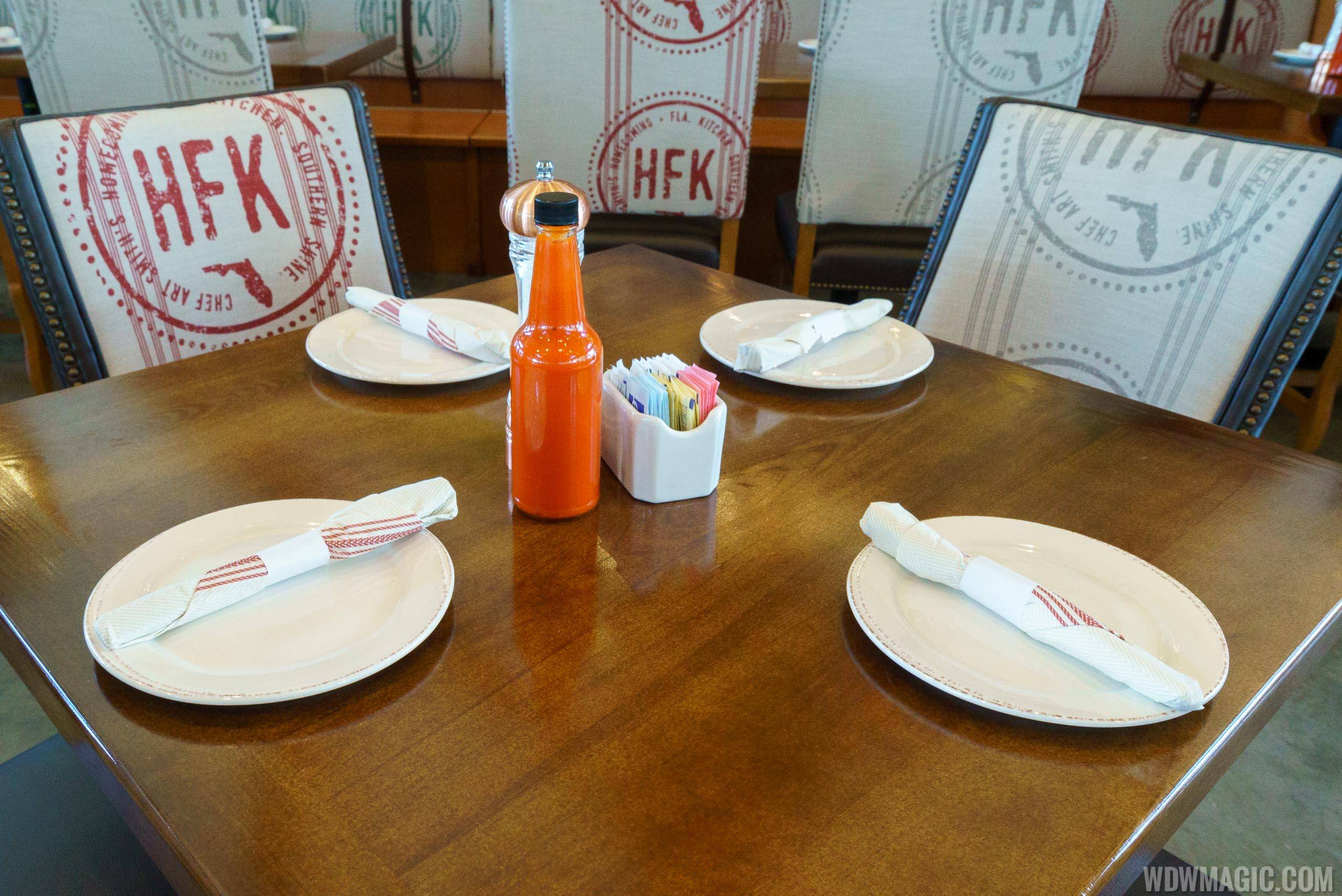Homecoming restaurant - Table set