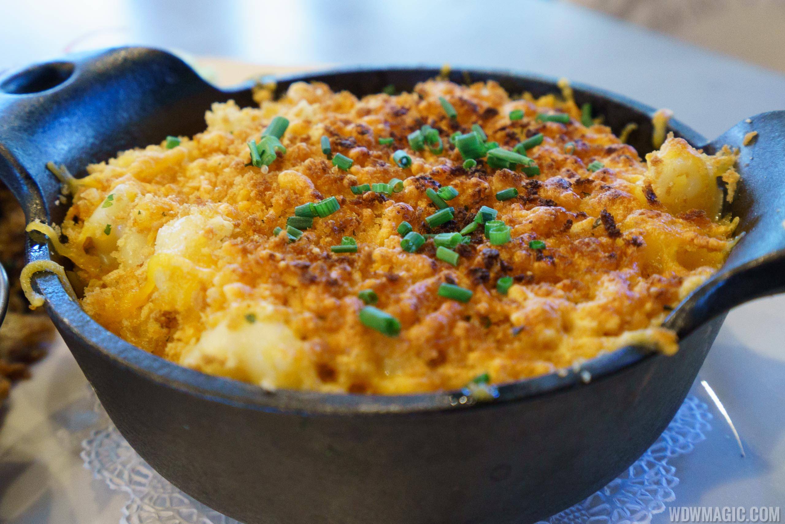 Homecoming restaurant - Momma's Mac and Cheese