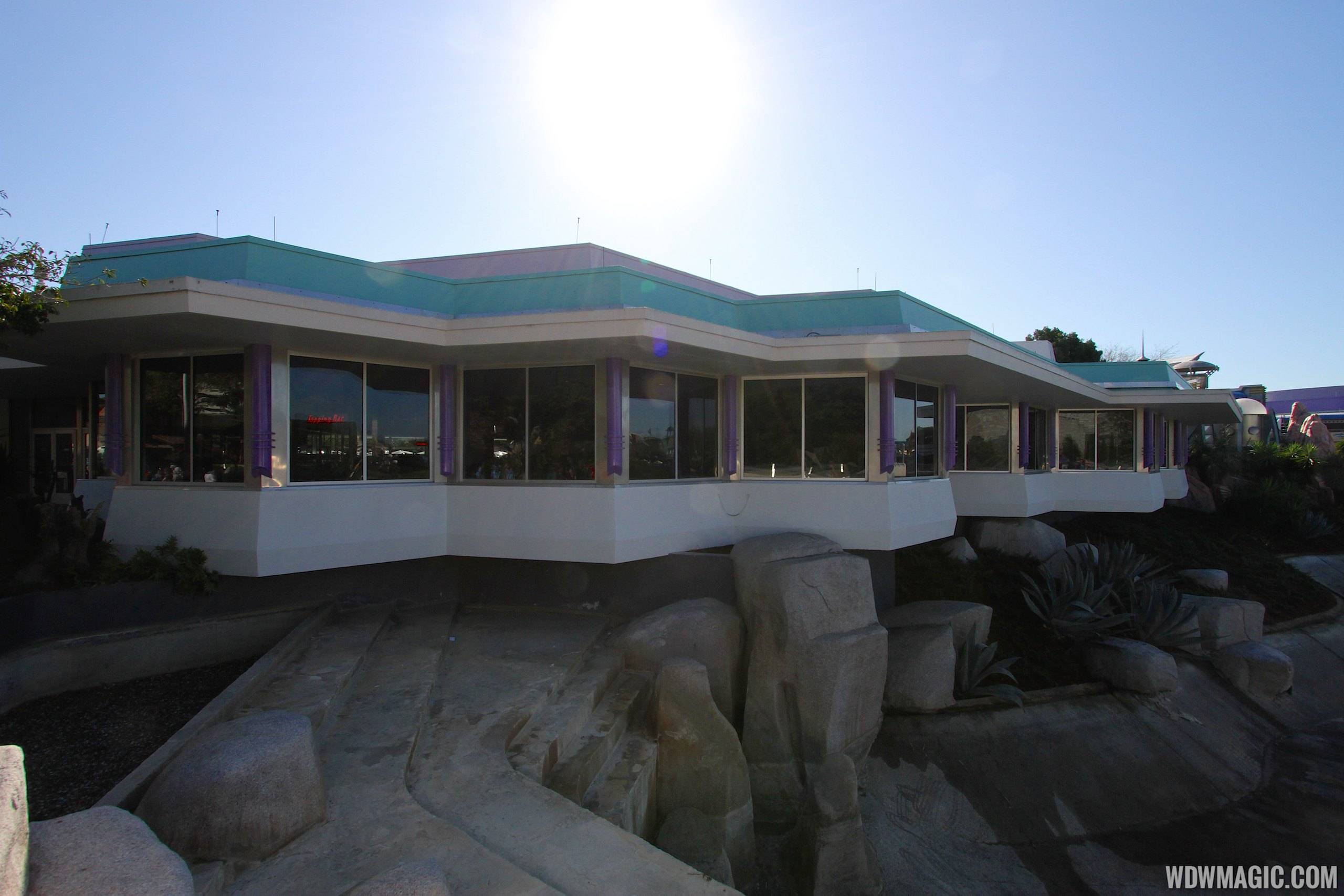 Cosmic Ray's patio enclosed - exterior view