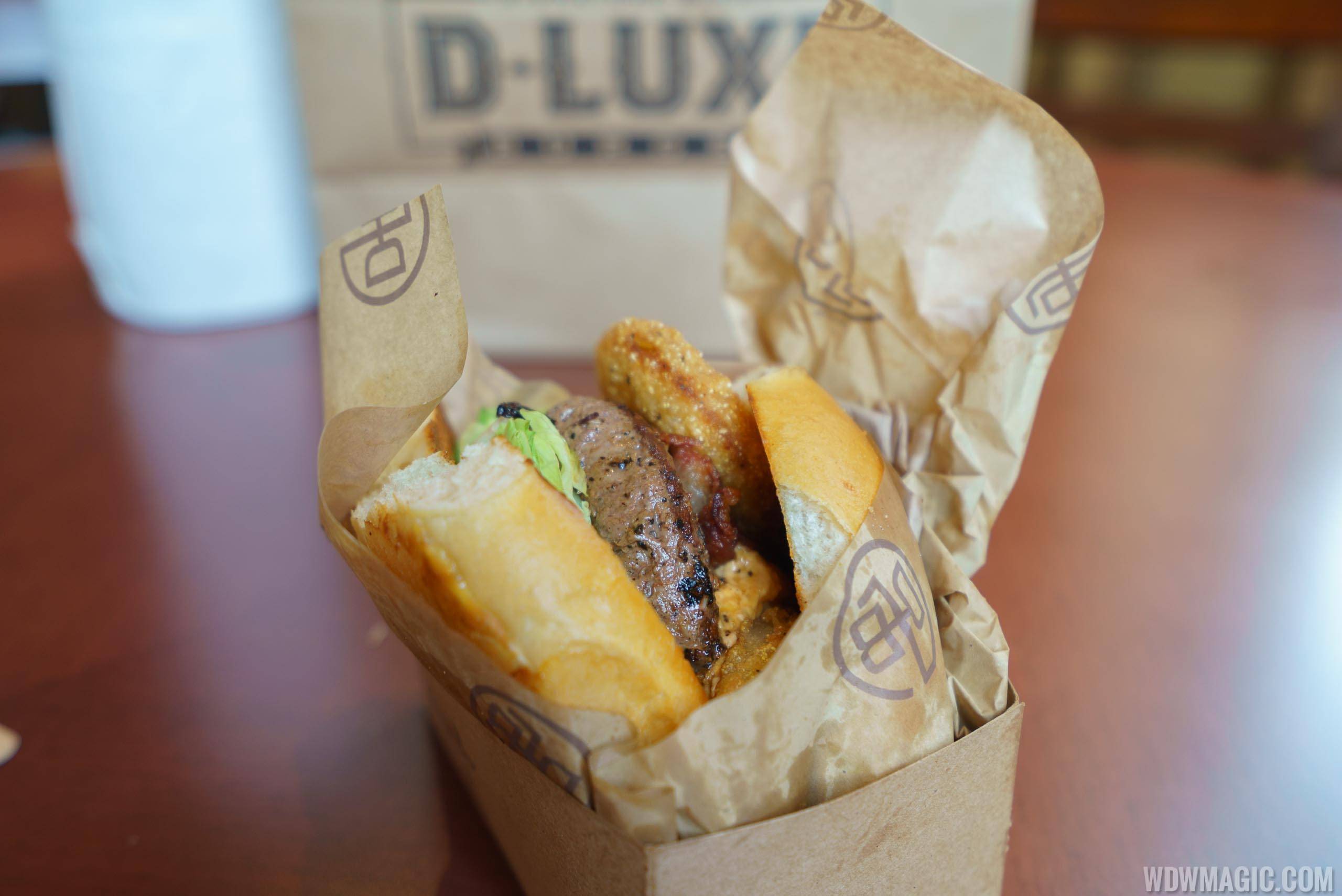 D-Luxe Burger - Southern Classic Burger 