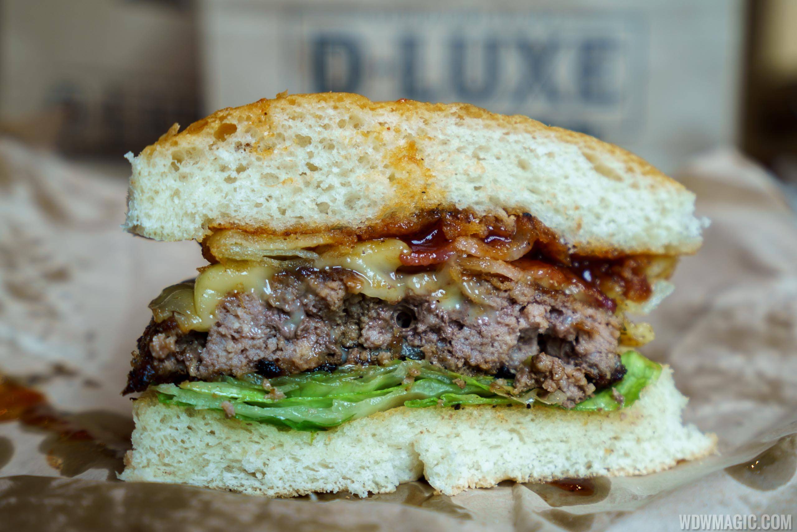 D-Luxe Burger - Barbecue Classic Burger