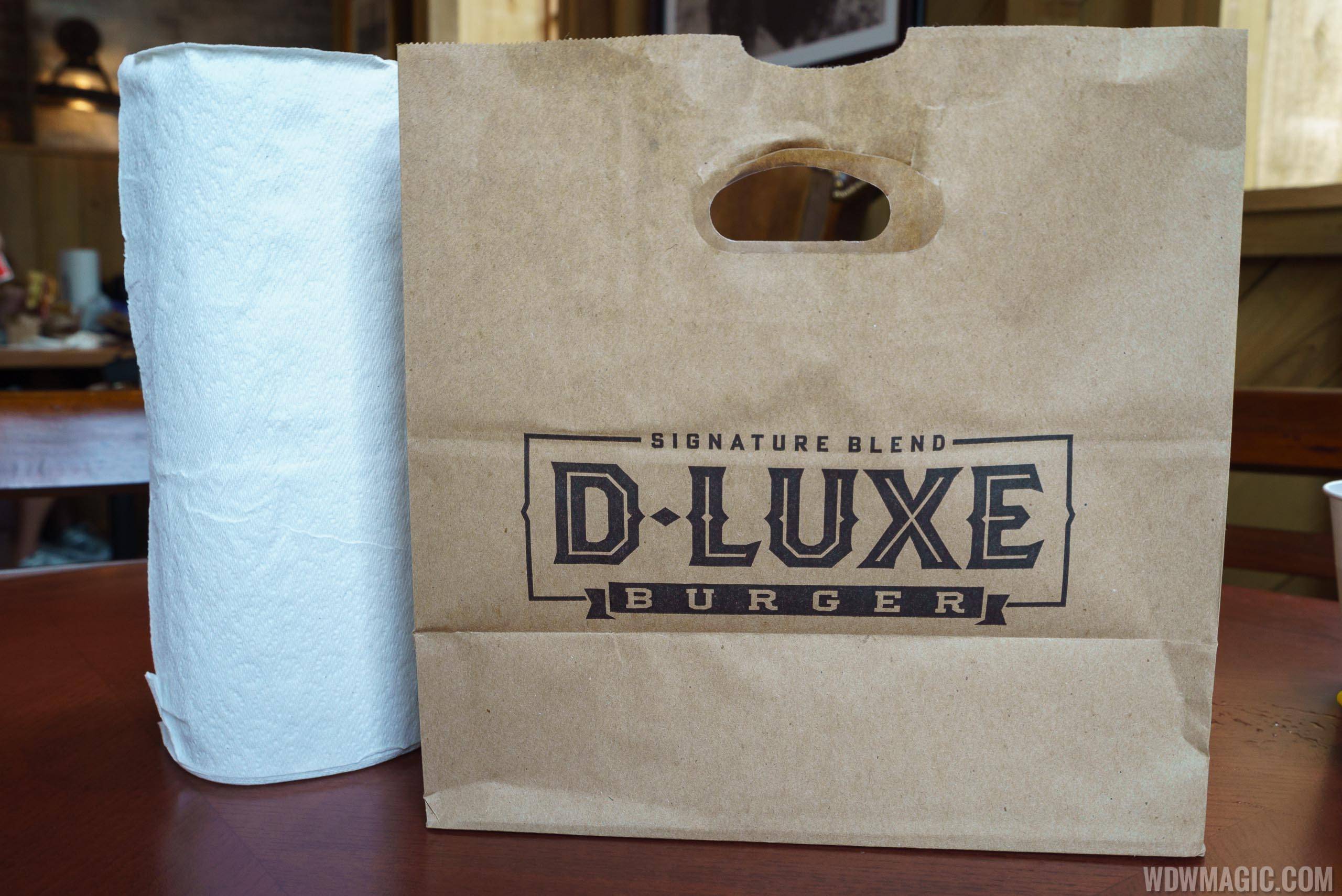 D-Luxe Burger packaging
