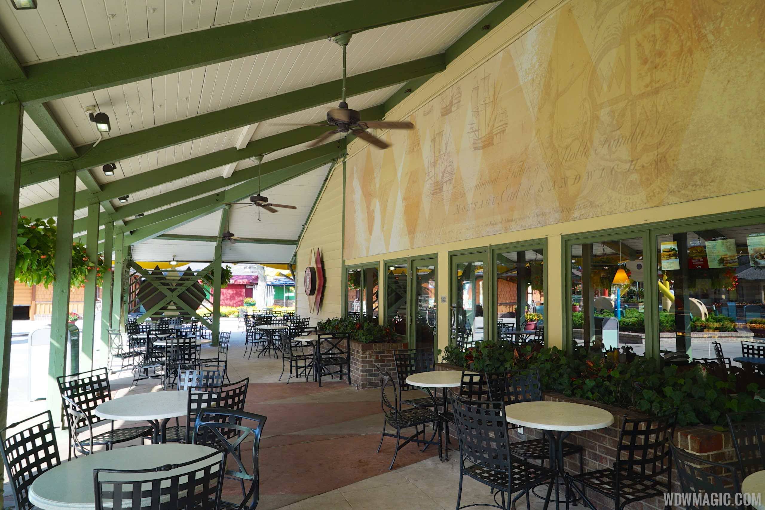 Earl of Sandwich Outdoor Seating