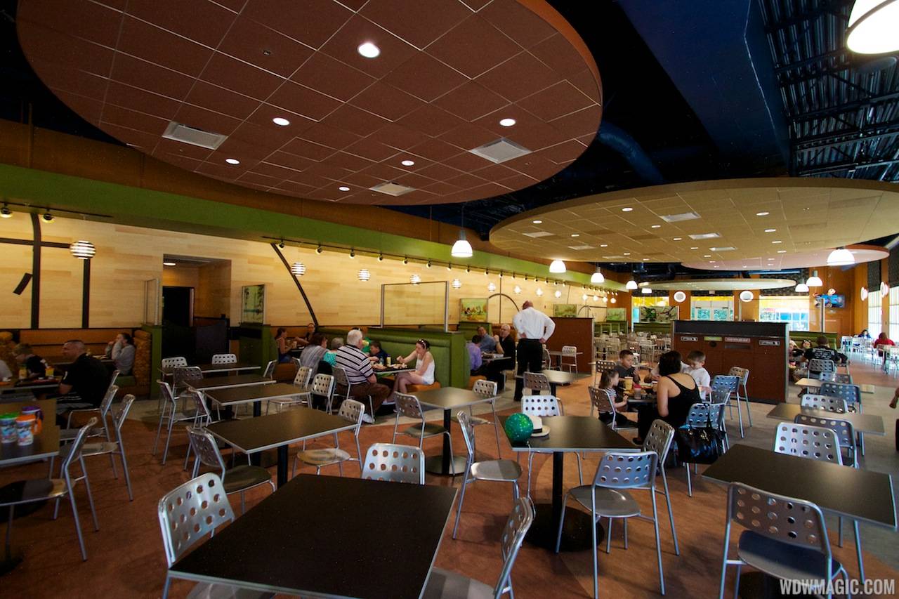 New All Star Sports End Zone Food Court - Dining room