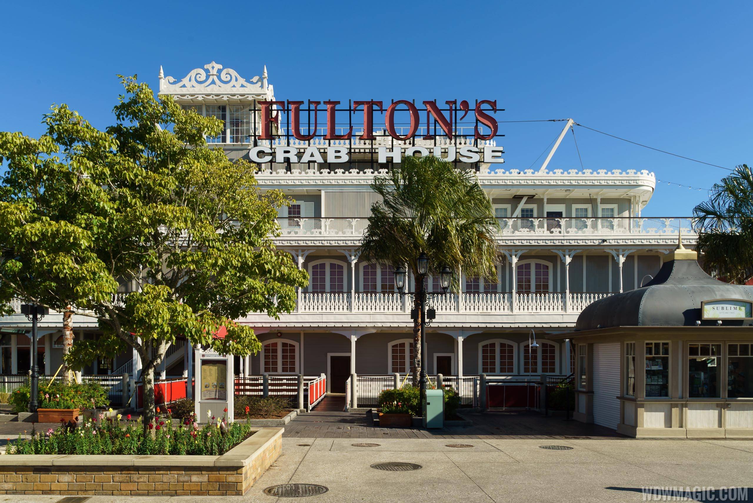 Fulton's Crab House lobby and dining room makeover