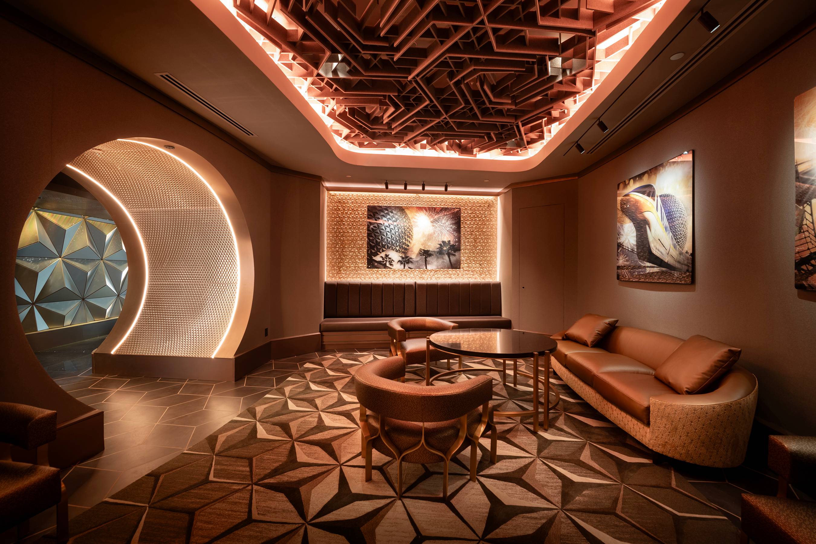 Inside the GEO-82 Lounge